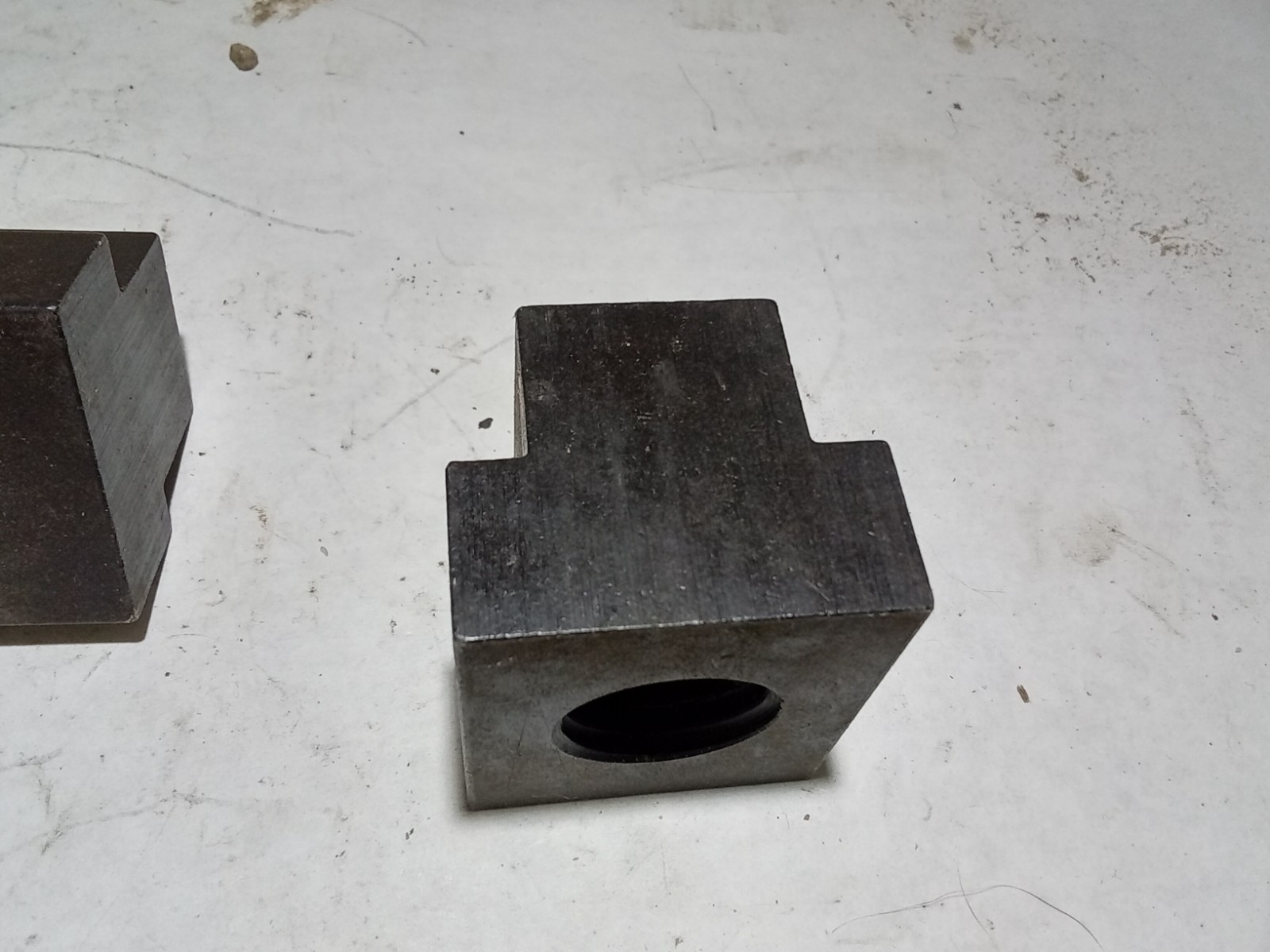 LOT OF 2 MCMASTER CARR 94750A601 FULLY THREADED BLACK-OXIDE STEEL T-NUT(M6E)