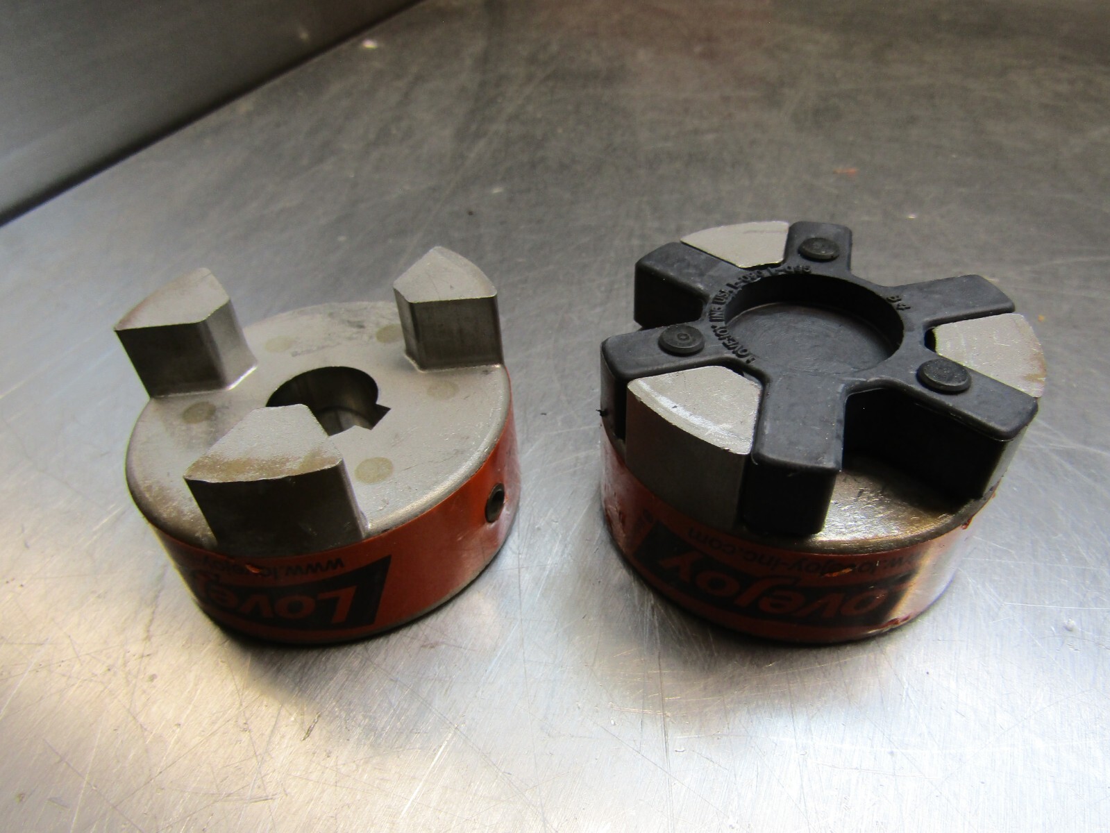 Lovejoy L-090 .625″ Hub 68514410771 Lot of 2 w/ Insert!