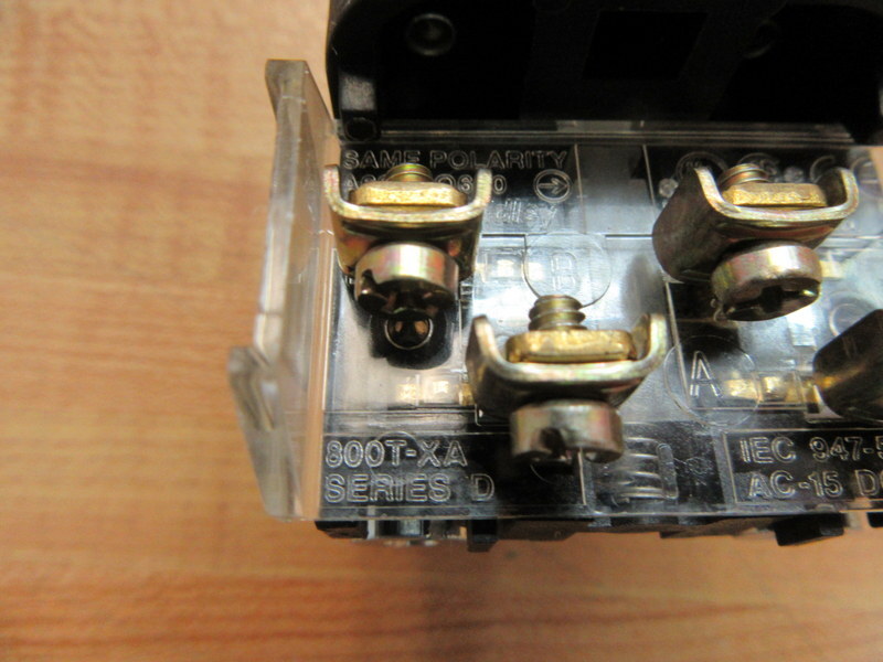 Allen Bradley 800T-QBL24G Button 800TQBL24G