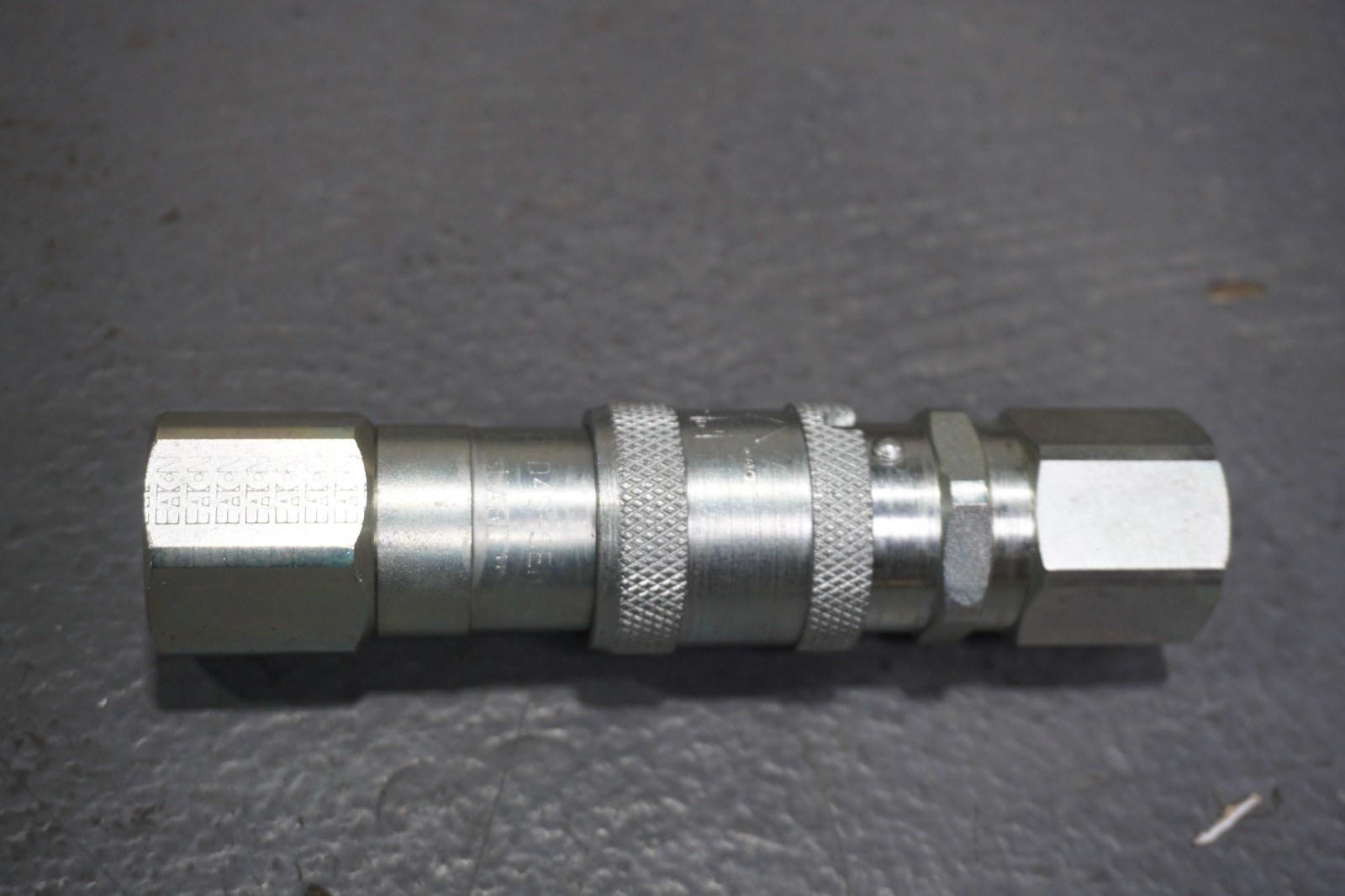Aeroquip FD49-1000-08-06 Coupling Flush Face 3/8 Body Type 3/4-16, Free Shipping