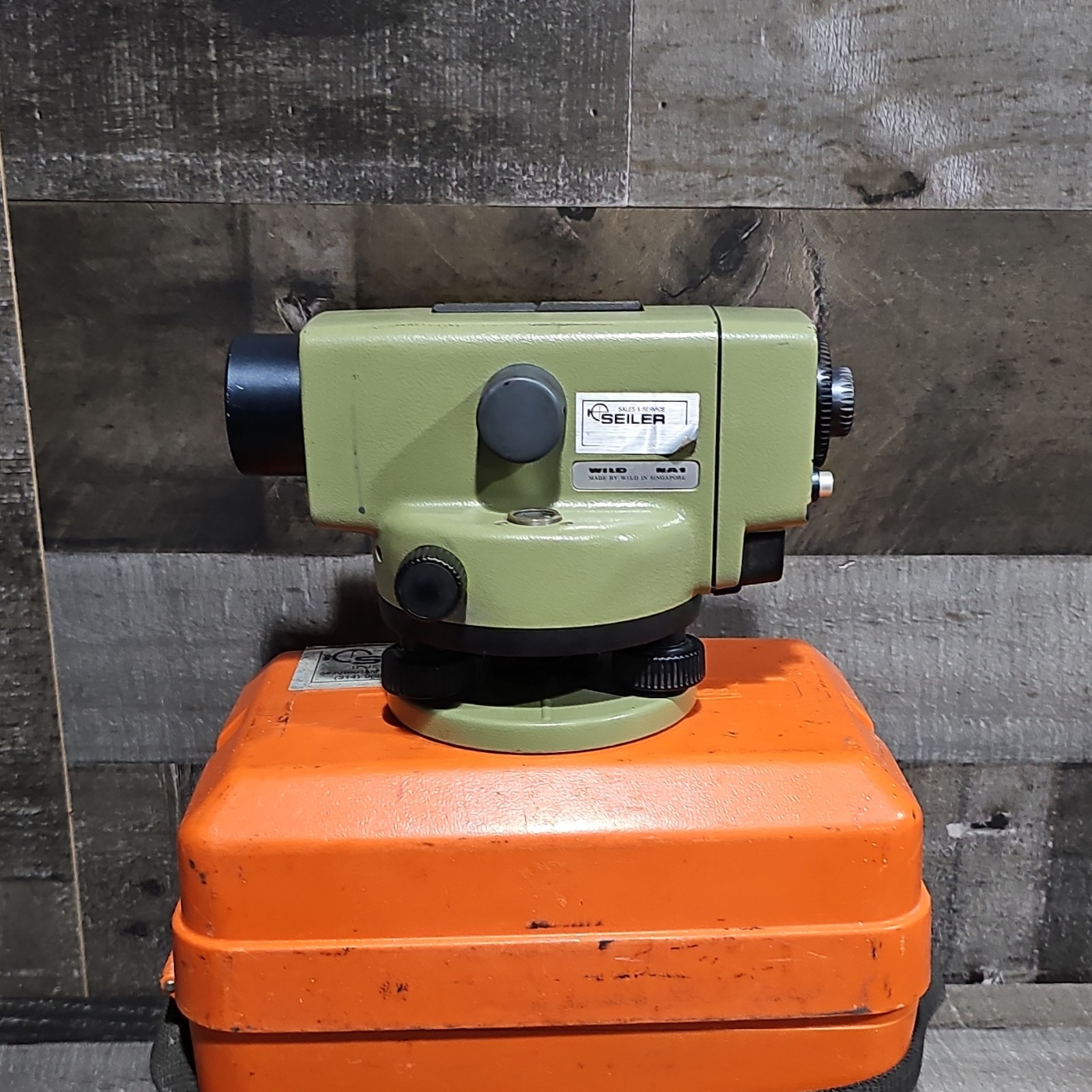 Wild Heerbrugg NA1 automatic level in working condition.