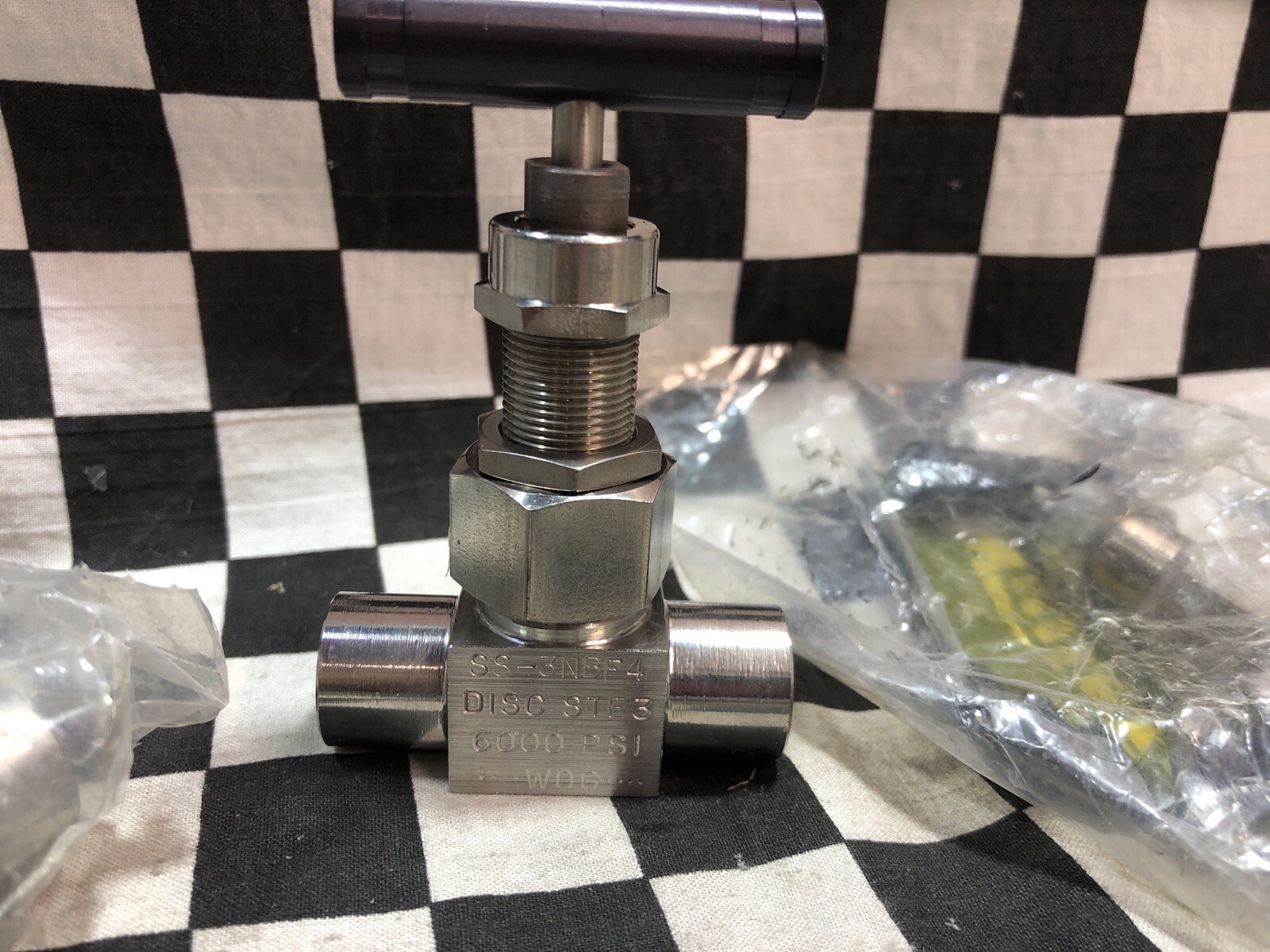 WHITEY Bonnet Needle Valve 1/4″ FNPT, SS-3NBF4, SS3NBF4, LOT OF 3 #1541N16