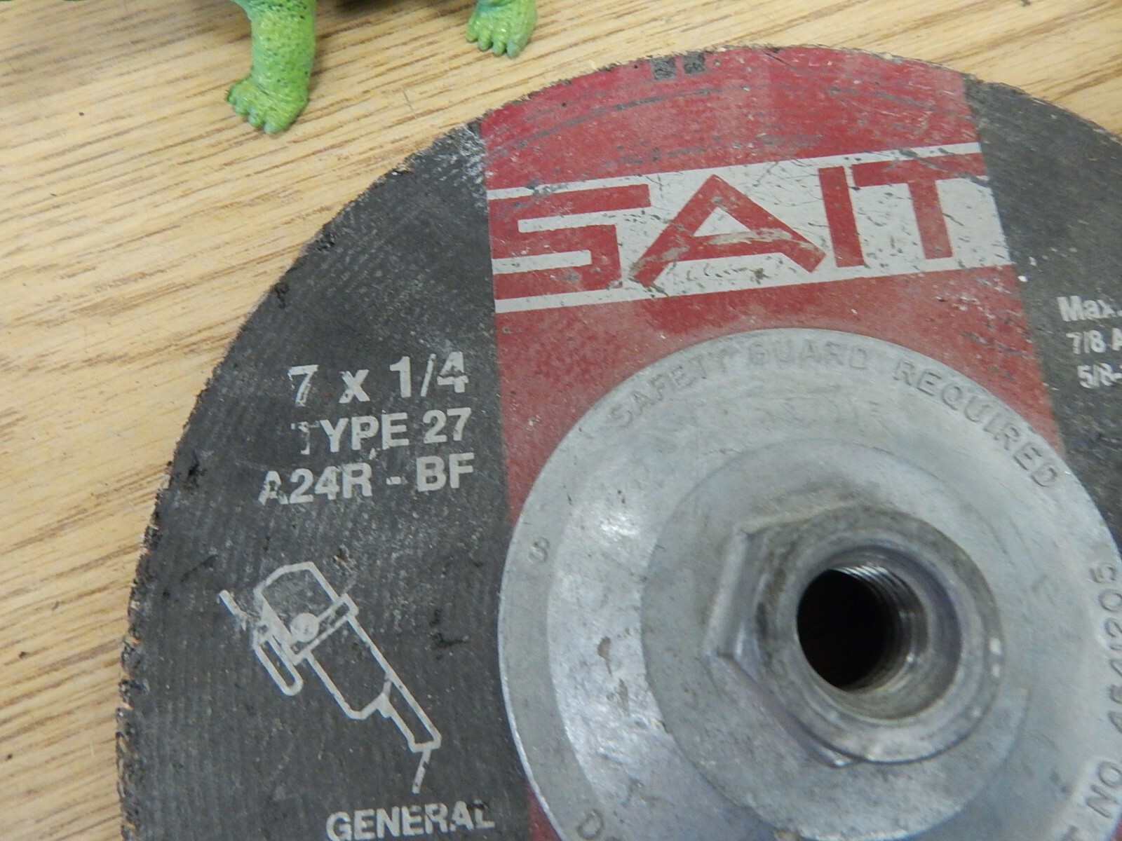 SaiT 7X1/4 Type 27 Grinding Wheel A24R-BF 718 Arbor: 20080 *FREE SHIPPING*