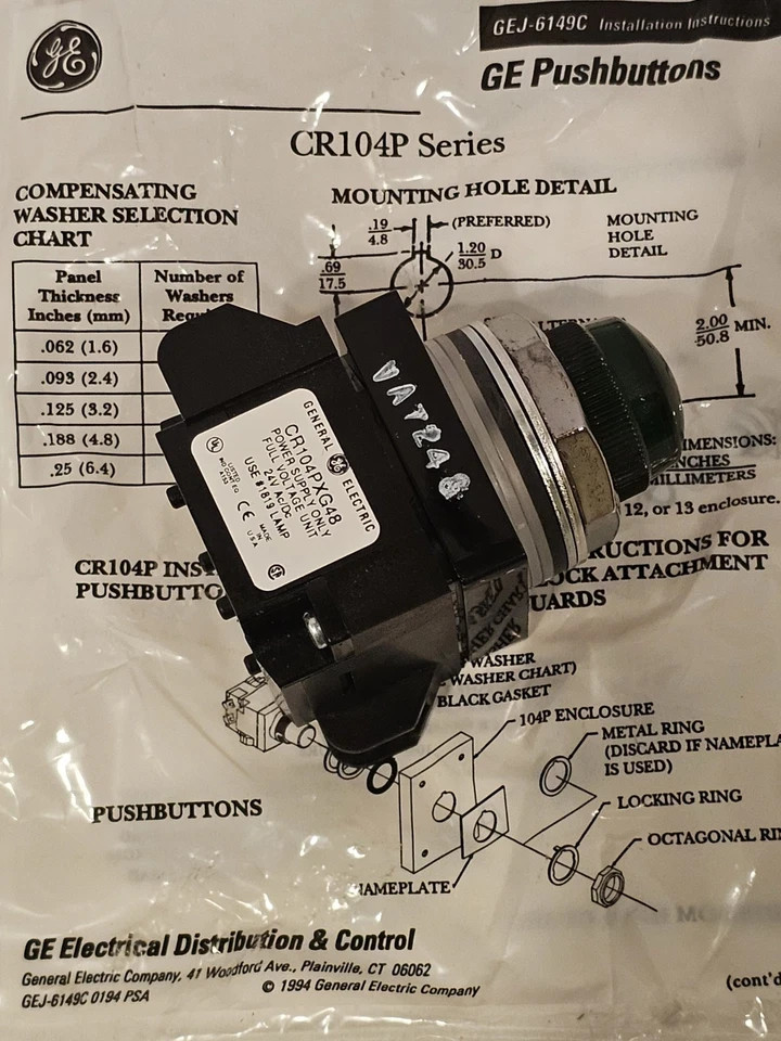 NIB GENERAL ELECTRIC / ABB CR104PLG18G INDICATING LIGHT GREEN LENS 24V