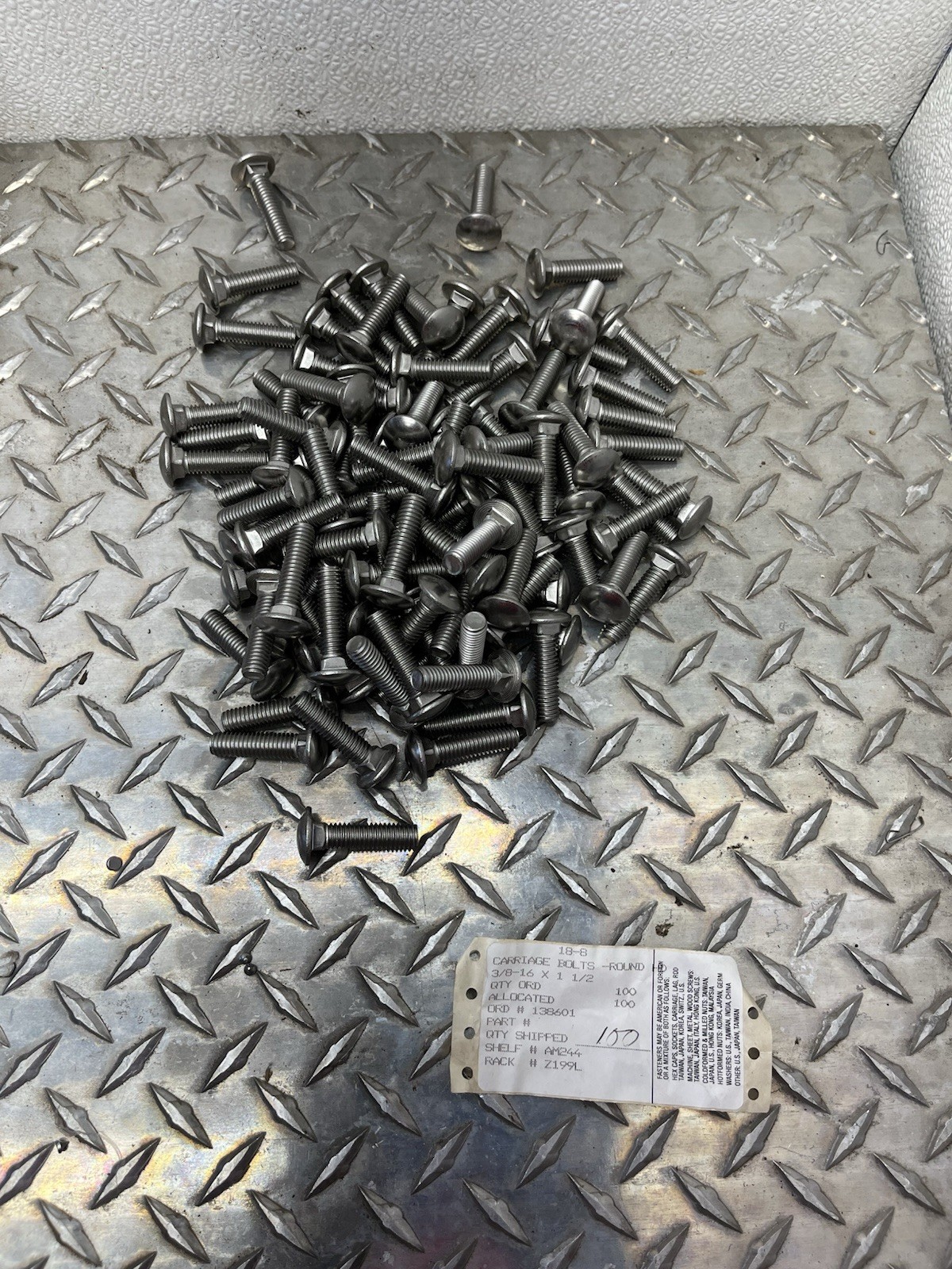 (91) 3/8″ x 1-1/2″ Carriage Bolt – 18-8 Stainless Steel
