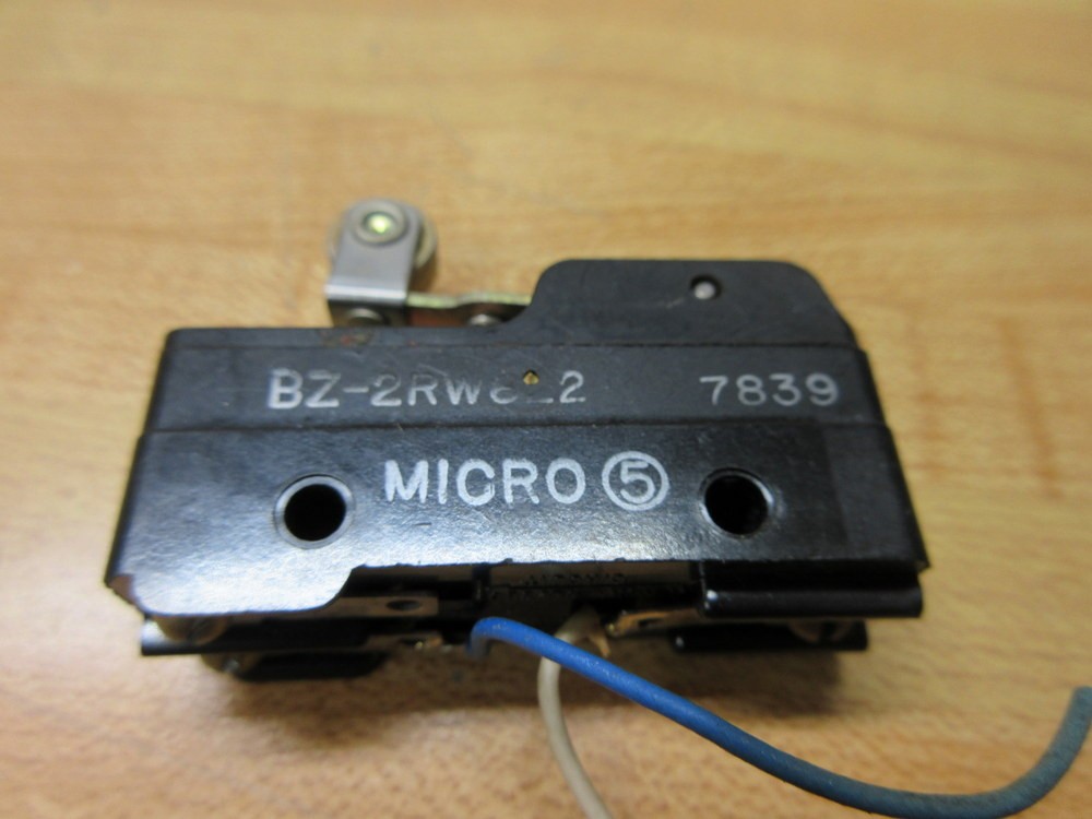 Honeywell BZ-2RW822 Microswitch Roller Switch BZ2RW822 W/Wires
