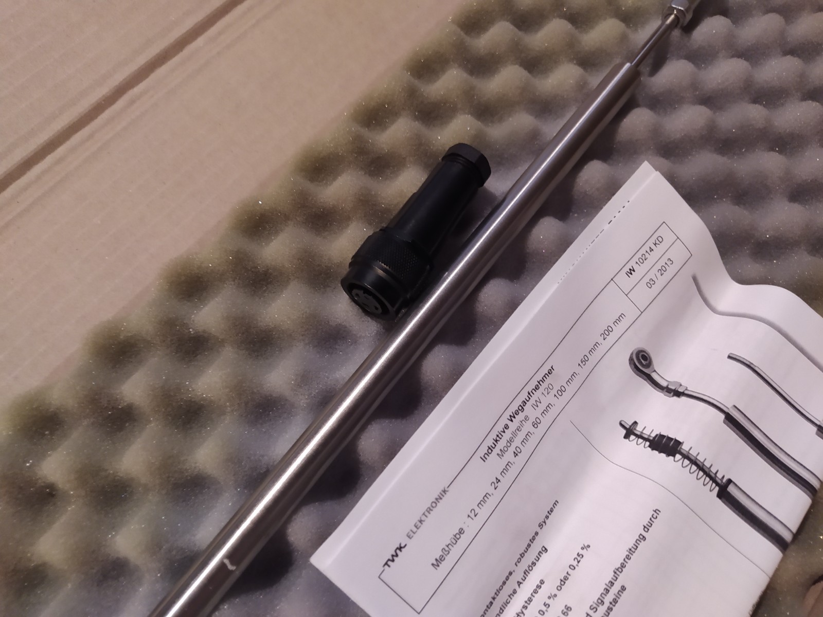 TWK IW 120/200-0,5-KV-S INDUCTIVE LINEAR DISPLACEMENT SENSOR / TRANSDUCER [NEW]