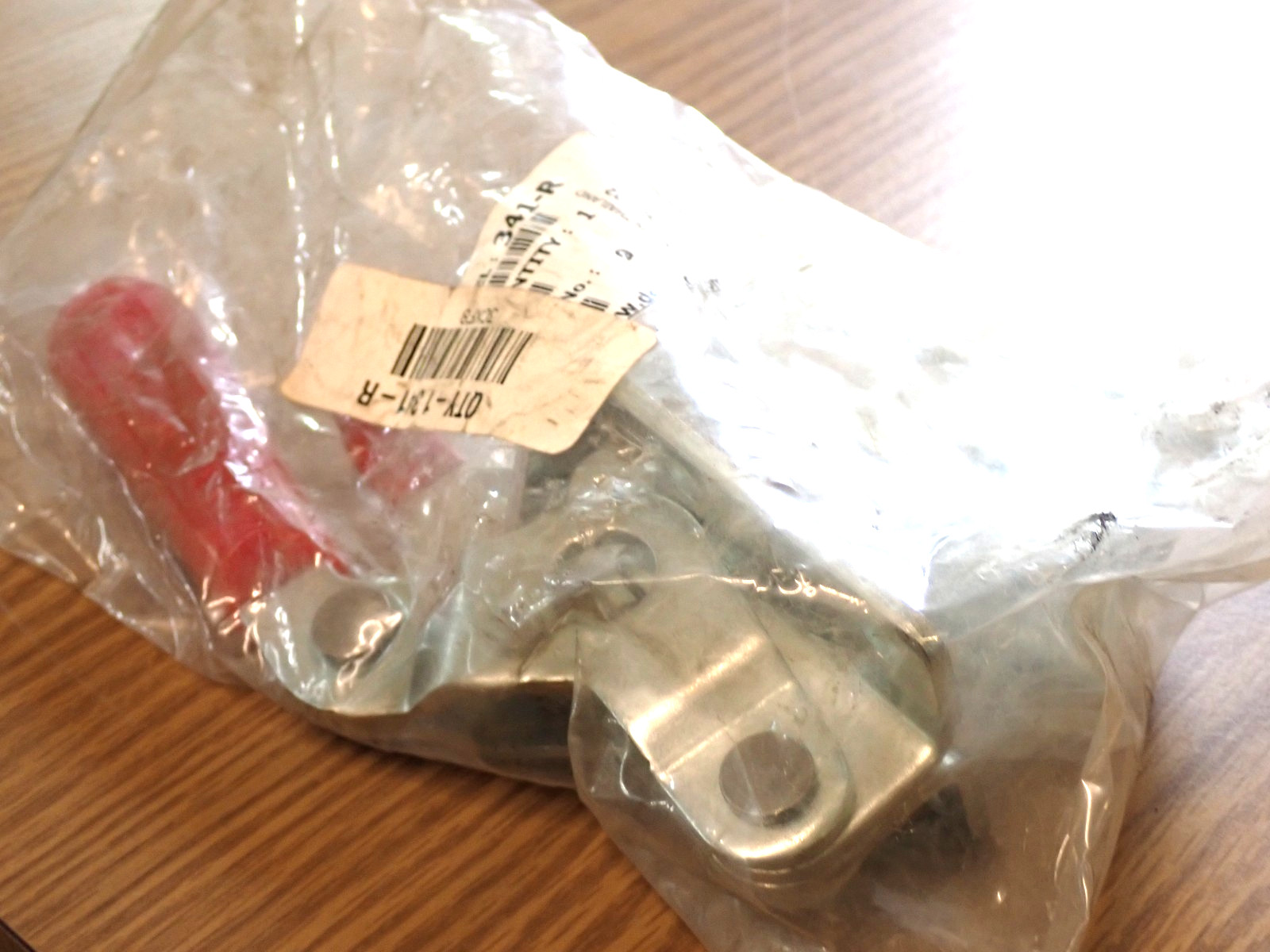 DESTACO 341-R PULL ACTION LATCH CLAMP NEW