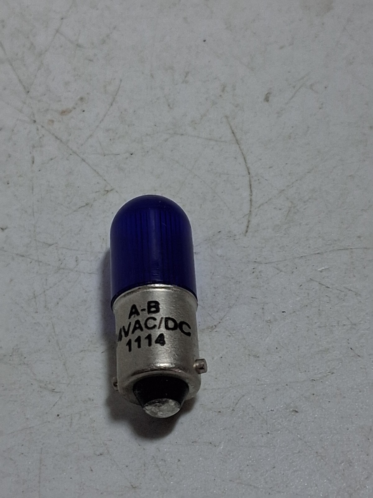 ALLEN BRADLEY 800T-N318B LED LAMP BLUE 6VAC/DC
