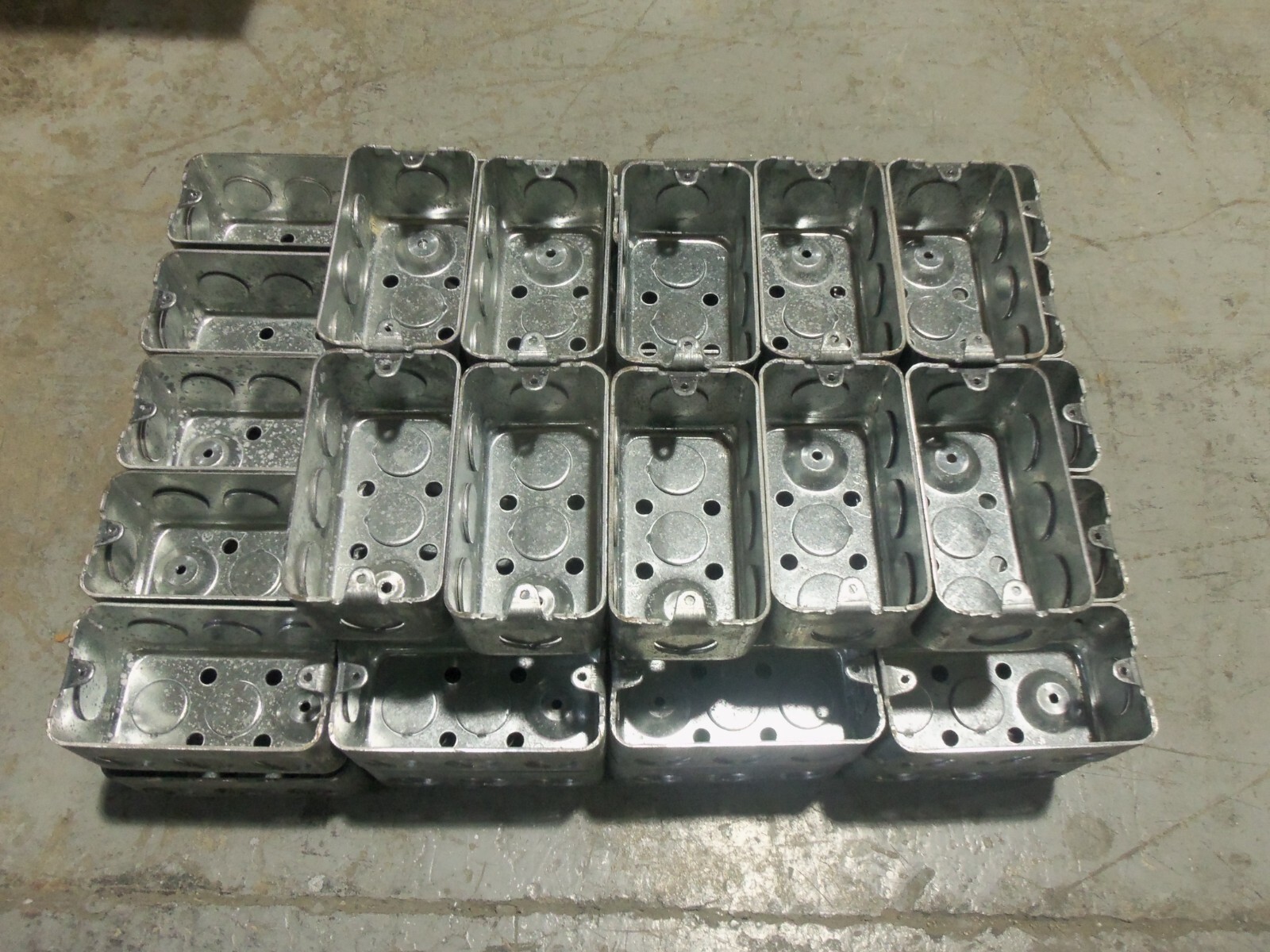 NEW LOT OF 50 UNITY V201 STANDARD HANDY BOX 1-7/8” DEEP 1/2″ KO 13.0 CUBIC INCH