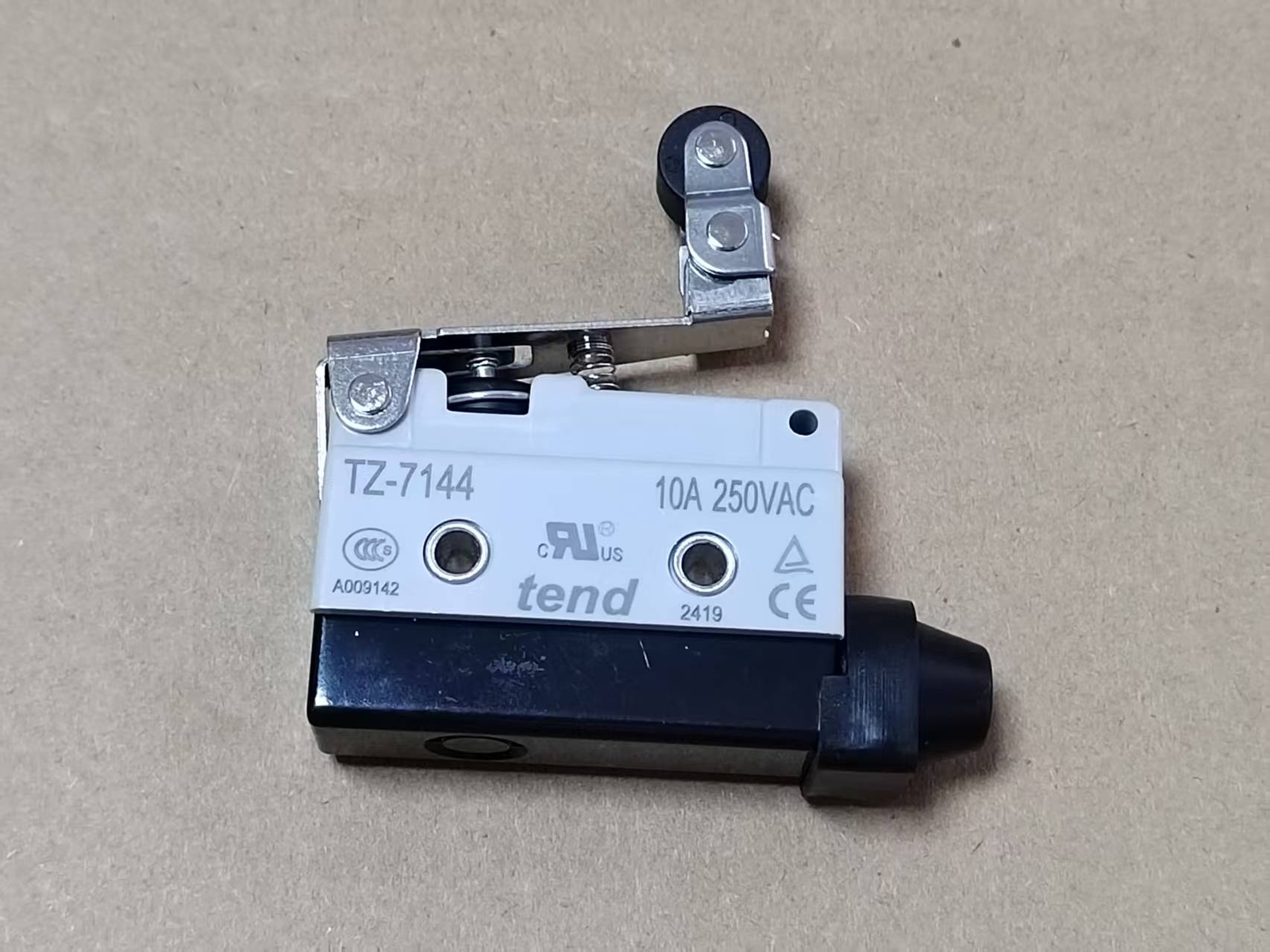 1PCS LIMIT SWITCH – TZ-7144 TZ7144