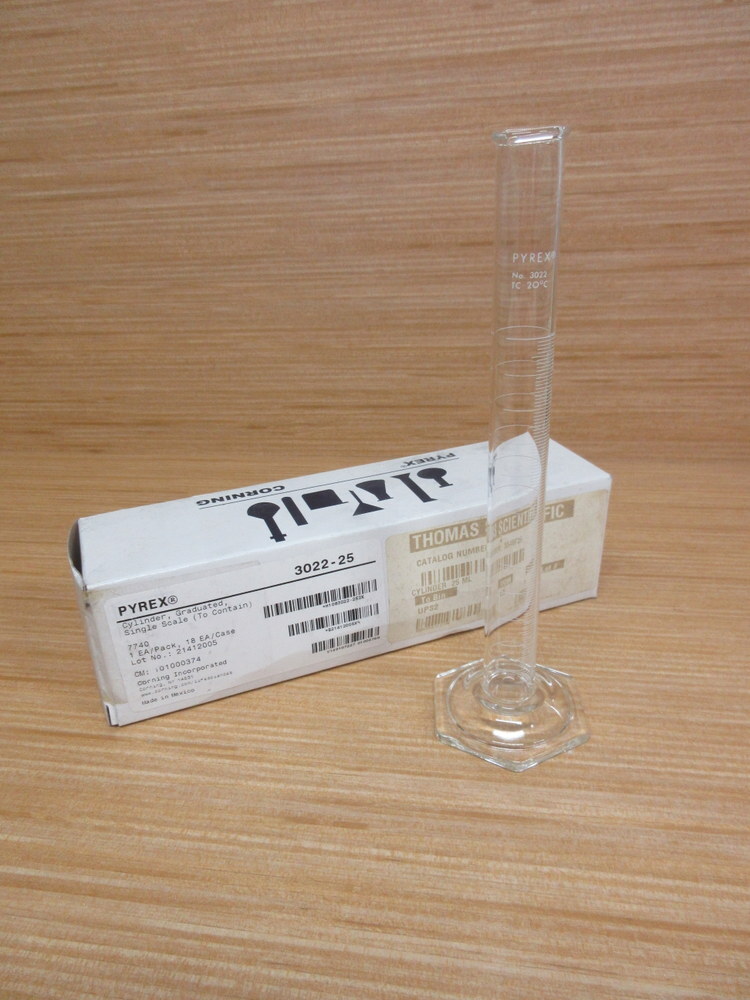Pyrex 3022-25 Corning Cylinder 3022