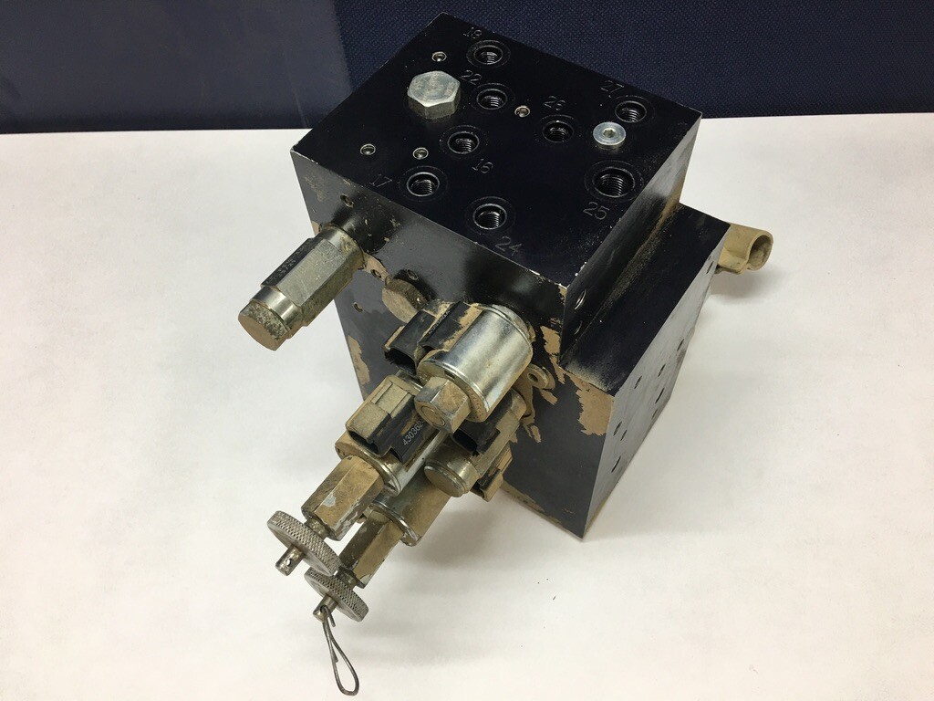 Hydraulic Manifold Assembly HF 38844-07 Womack Machine Supply Aluminum Alloy