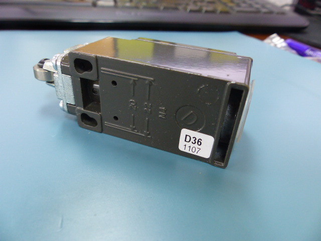 Ersce E100-00-BM-13 Qty of 1 per Lot 30mm Limit Switches AC15 6A/230V