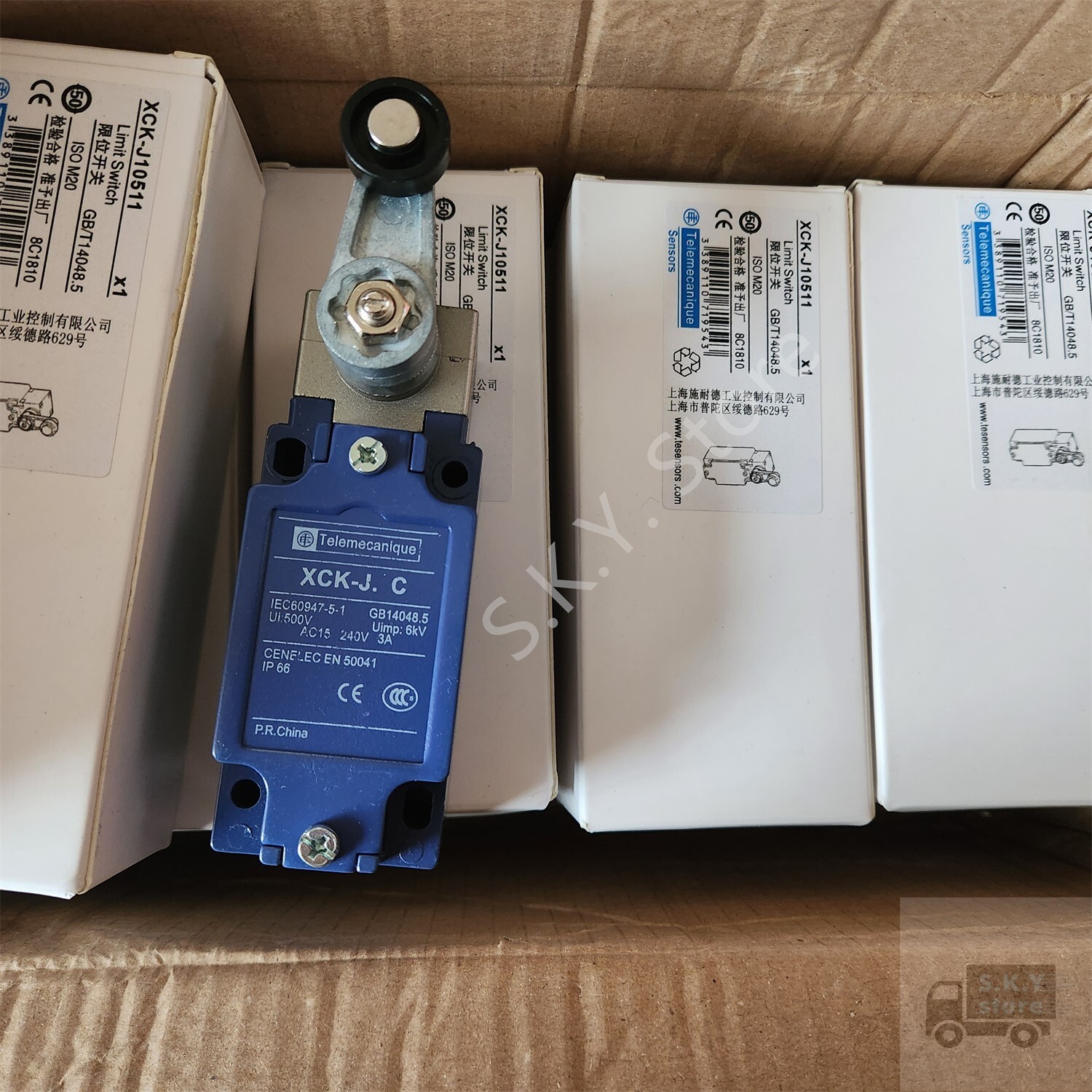 1 x New in Box XCK-J10511 / XCKJ10511 Telemecanique LIMIT SWITCH, Free shipping