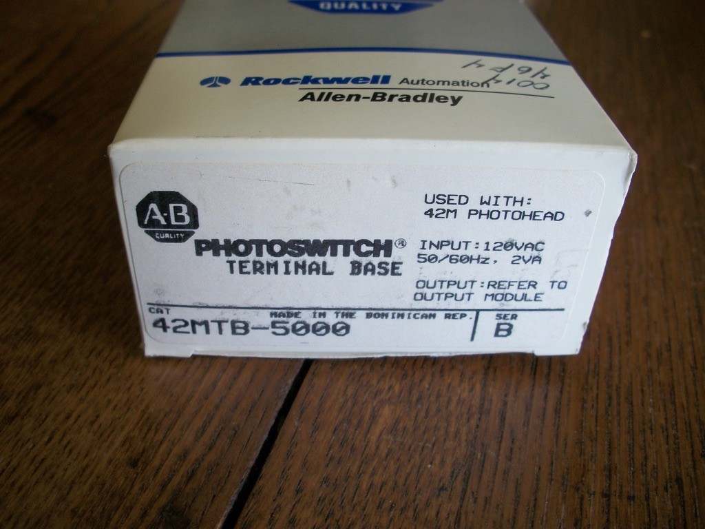 ALLEN BRADLEY 42MTB-5000 PHOTOSWITCH TERMINAL BASE 120VAC 50/60HZ SERIES B BNIB!