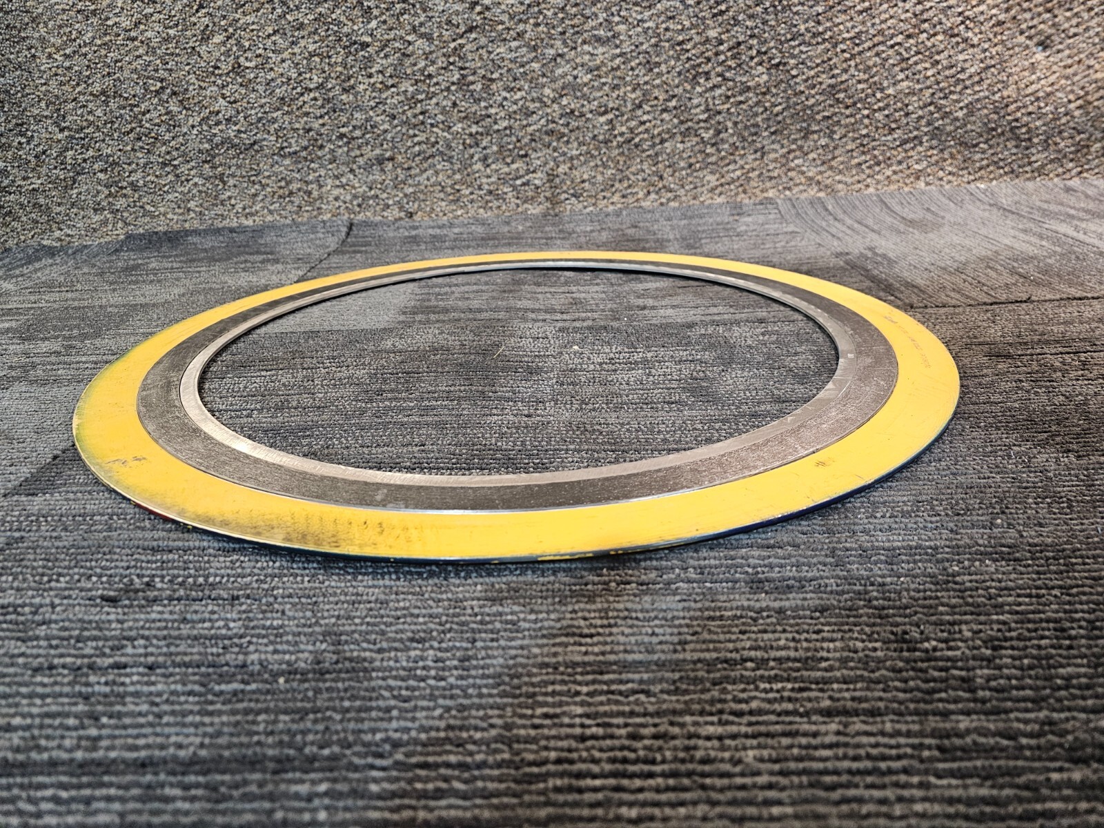 Flexitallic Spiral Wound Gasket 20″ 300 25.5″ ASME B16.20 347/347/FG Yellow