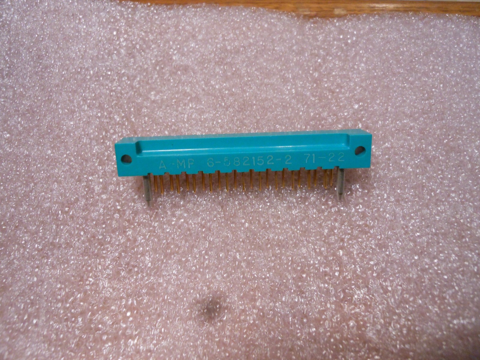 TYCO CONNECTOR W/CONTACTS PART # 6-582152-2 NSN: 5935-00-494-9011