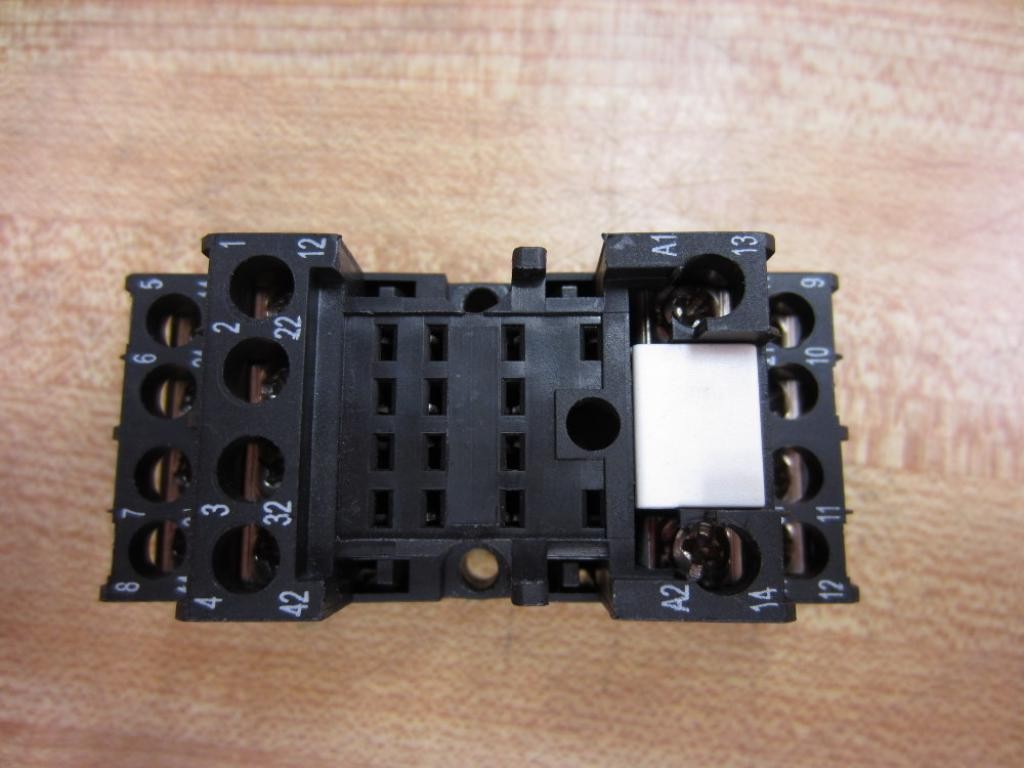 Allen Bradley 700-HN103 Relay Socket 700HN103 (Pack of 3)