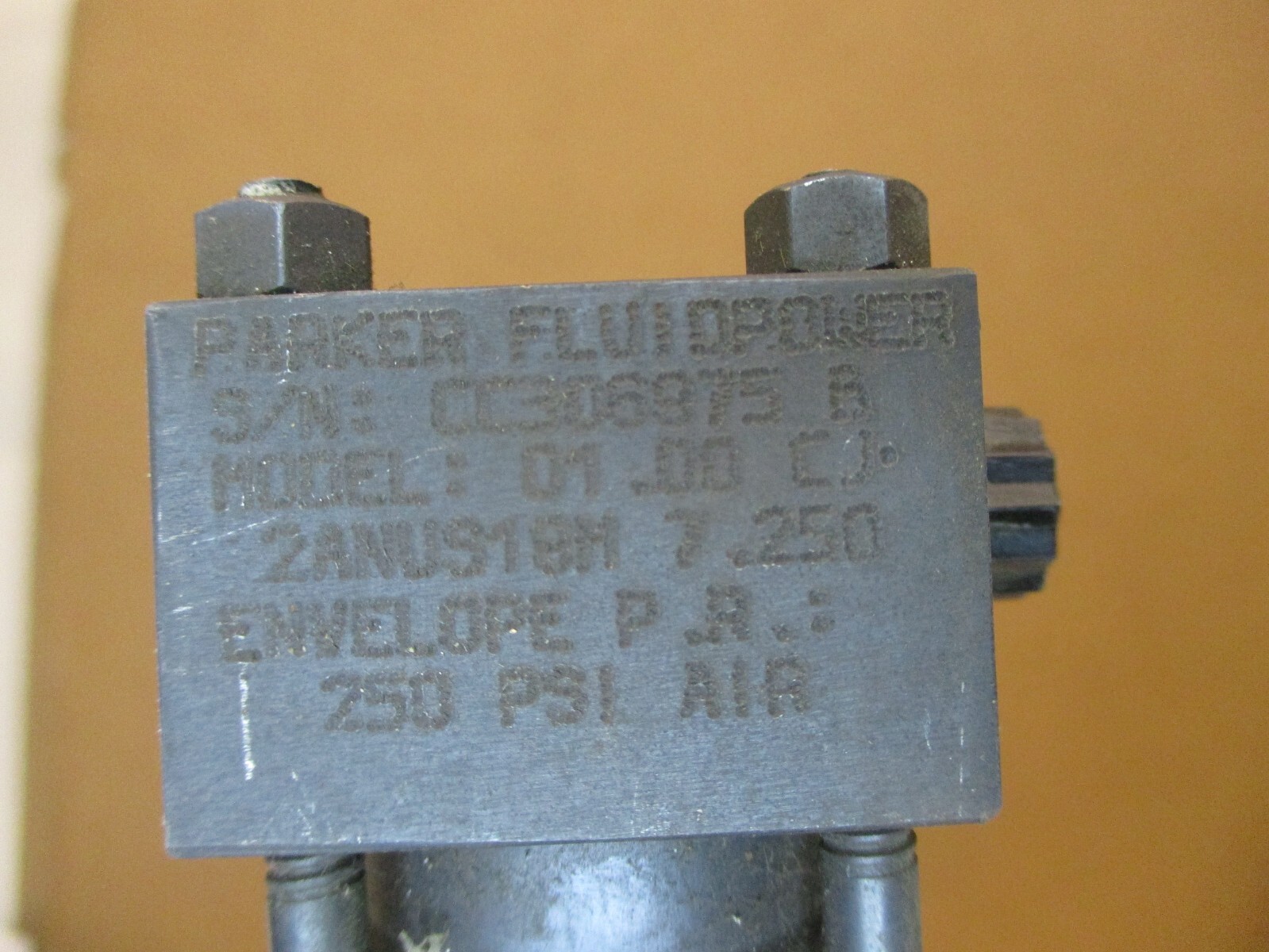 Parker Fluidpower Cylinder 01.00 CJ 2ANUS18M 7.250 250 PSI AIR 1061OMF