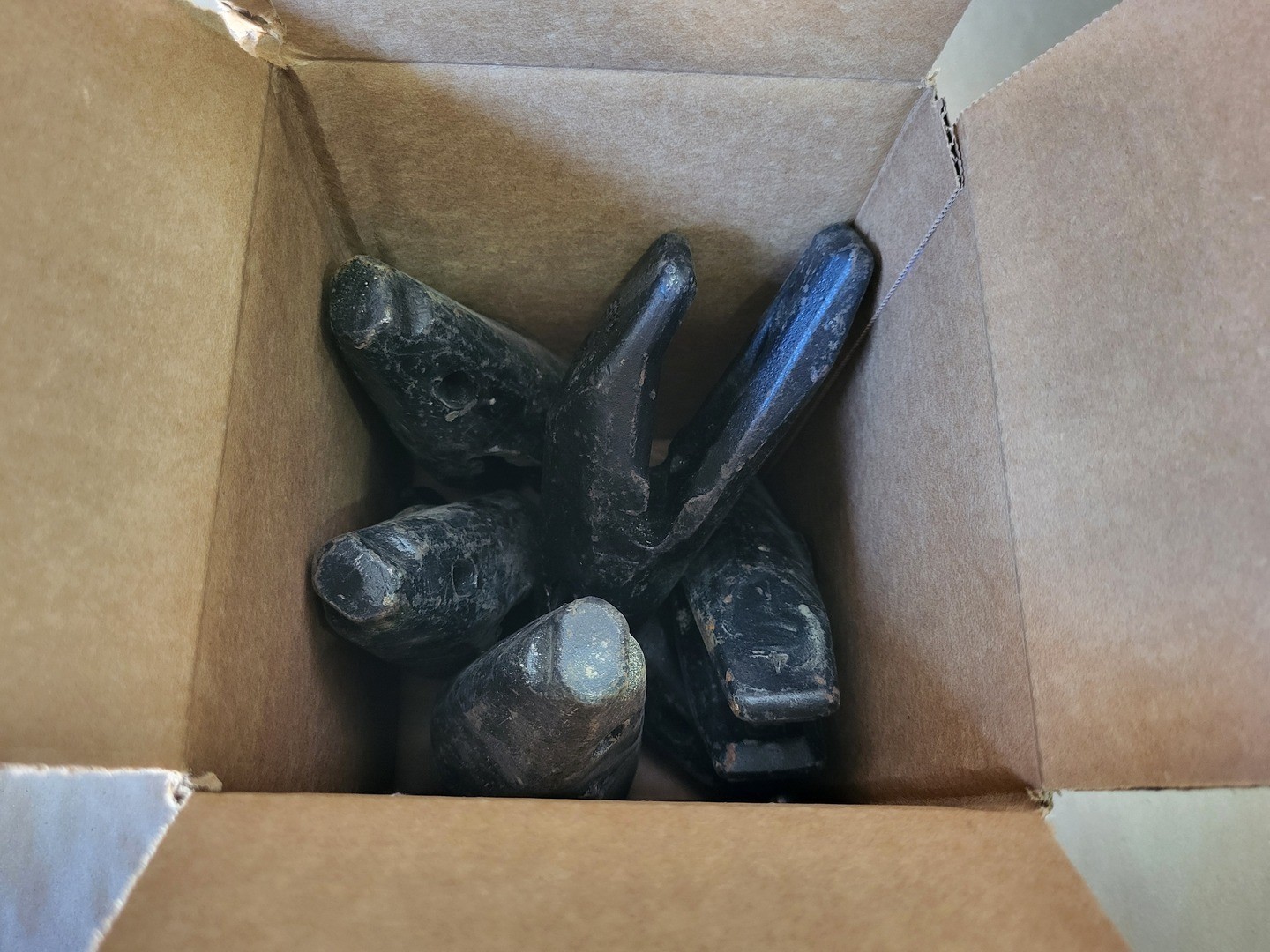 SURPLUS NEW Caterpillar Bucket Tooth Adapter HL6047.487 (Box of 6) – Parts