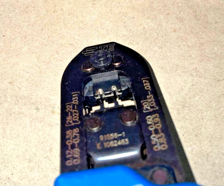 TE Connectivity / AMP Brand 91556-1 CCII 20-26 AWG Tyco Excellent