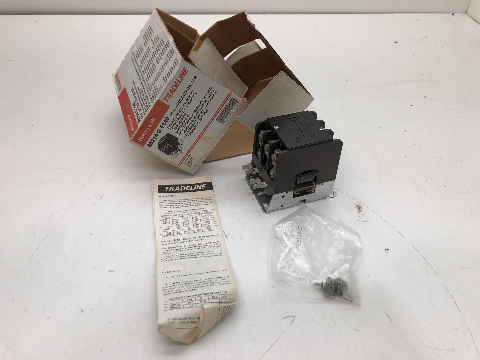 HONEYWELL R8214 G 1140 3-POLE CONTACTOR