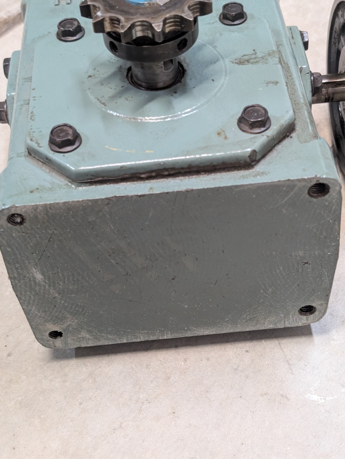 HYTROL 4AC 20-1 RH GEAR REDUCER RIGHT HAND, RATIO 20:1, With Gear & Pulley
