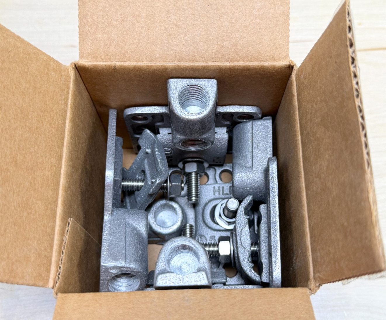 QTY of 5 Harger AUBU58I Aluminum Universal Base, 5/8