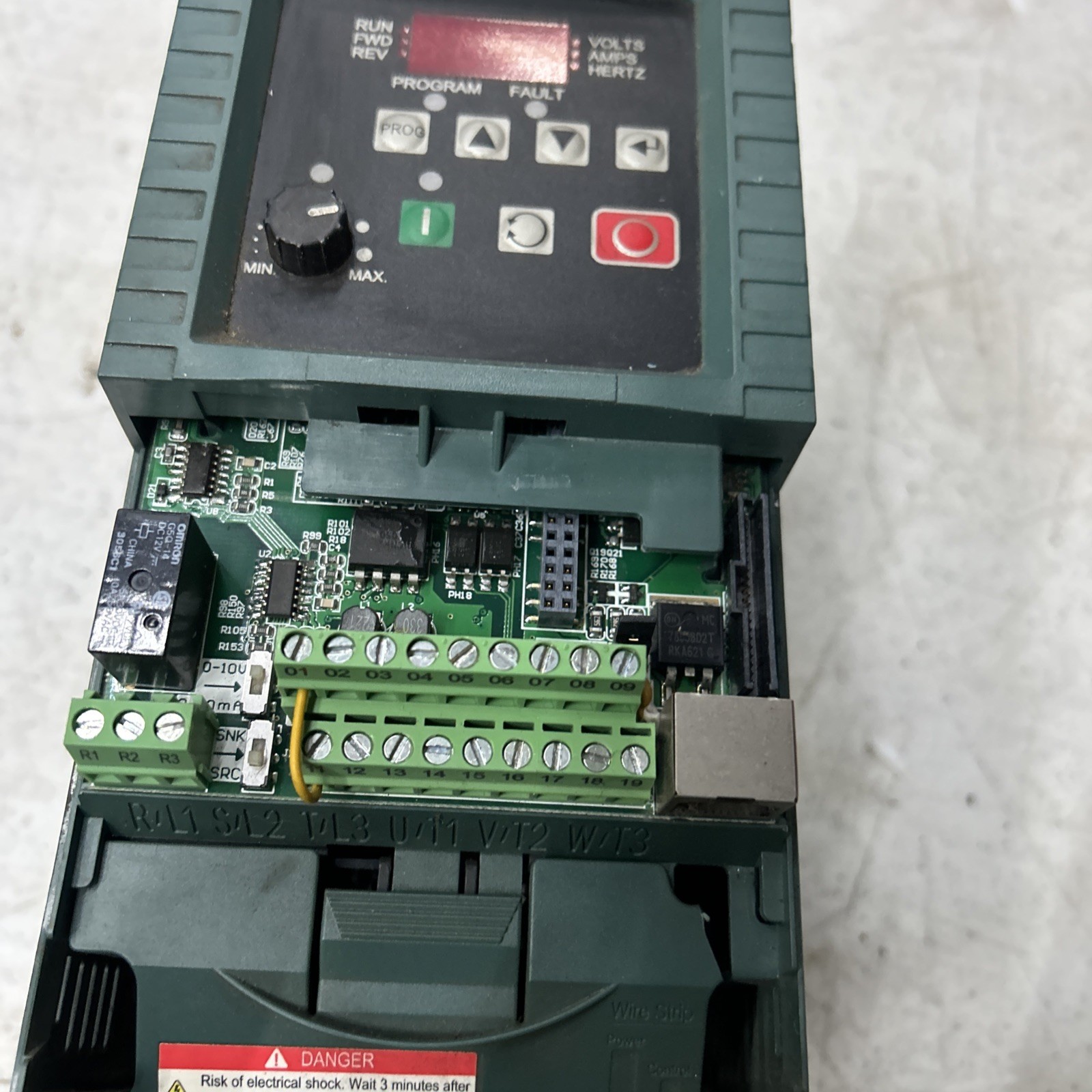 Reliance Electric 6MDBN-2P3101 3Ph AC Drive