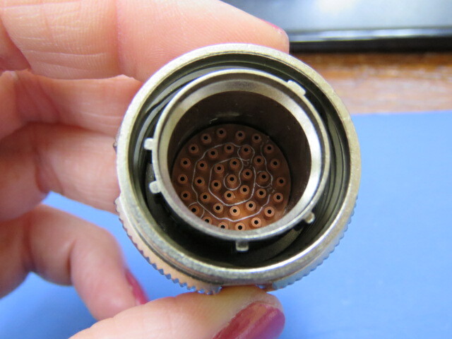 DEUTSCH D38999/26FD35PN Qty of 1 per Lot 37 Position Circular Connector Plug,