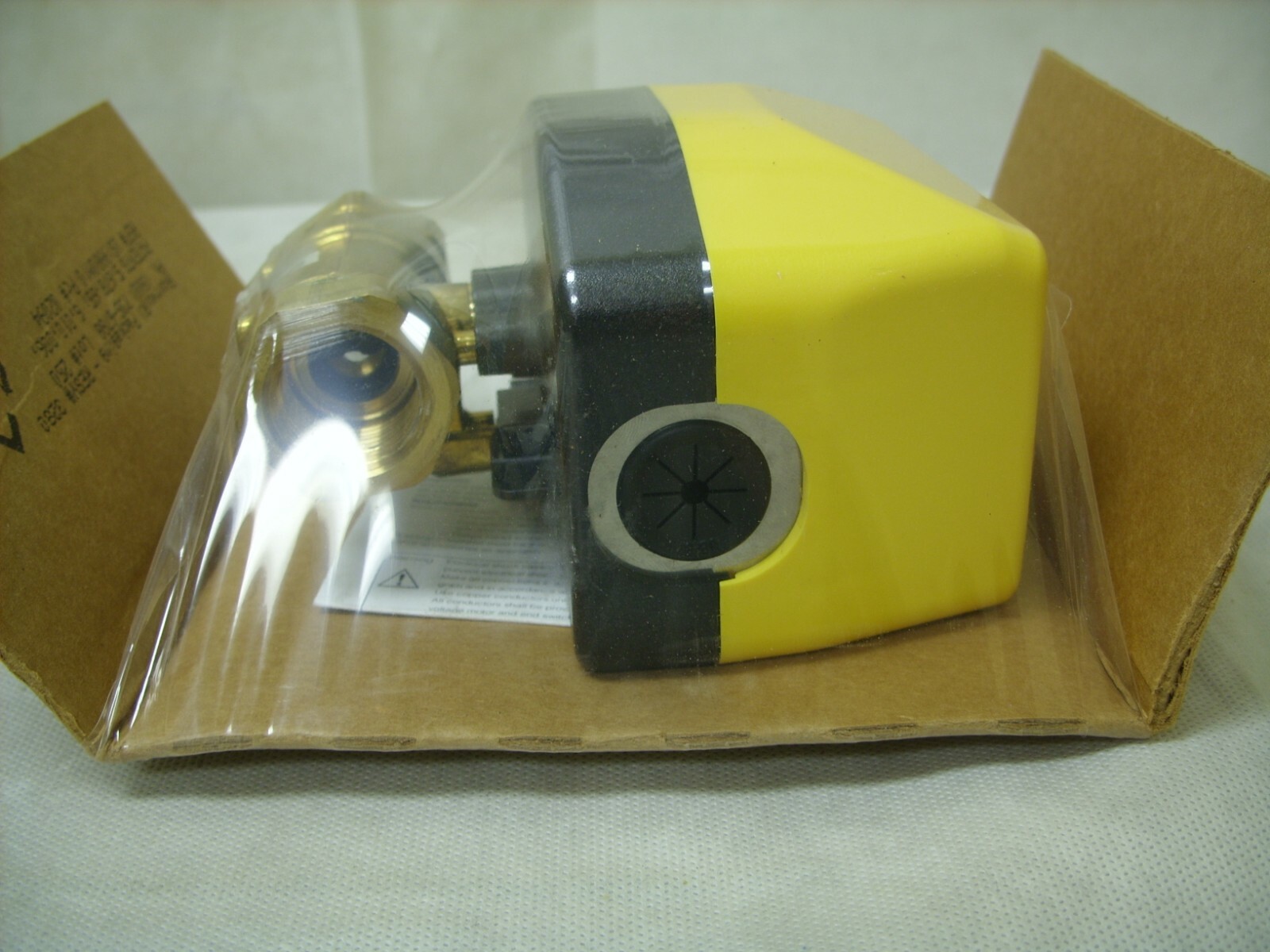 TAC Schneider Invensys – 3/4″ 2-Way Ball Valve & Actuator Assy. VBB2N16+M123A00