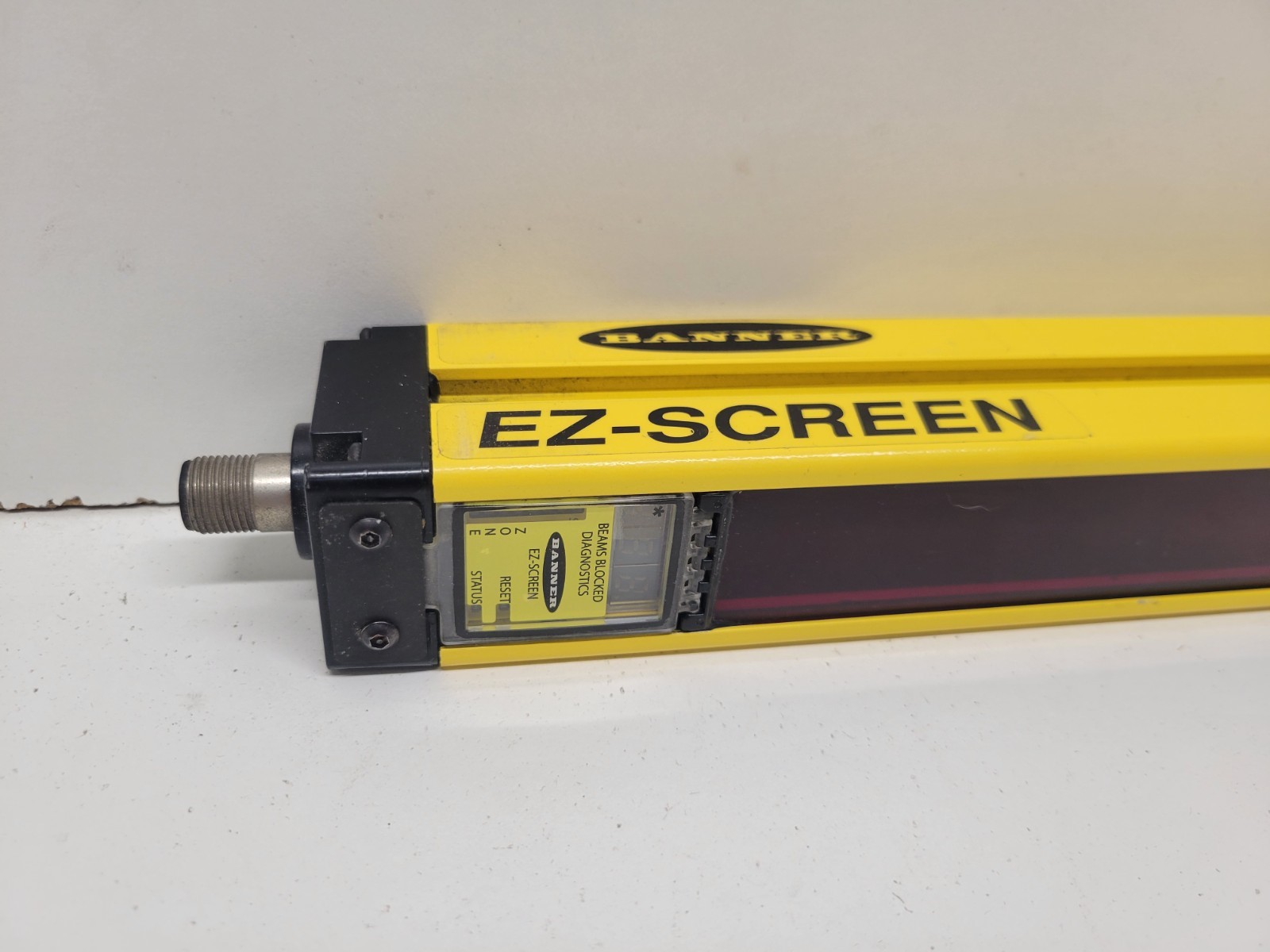 GOOD USED! BANNER EZ-SCREEN SAFETY LIGHT CURTAIN RECEIVER SLSR30-900Q8