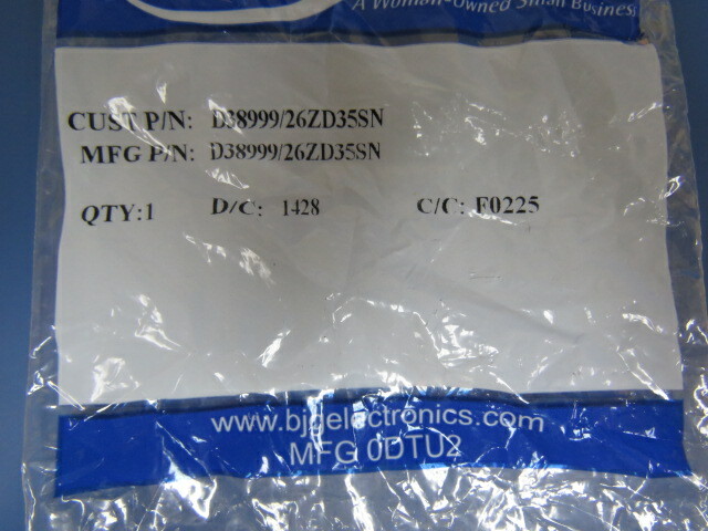 SOURIAU D38999/26ZD35SN Qty of 1 per Lot 37 Position Circular Connector Plug