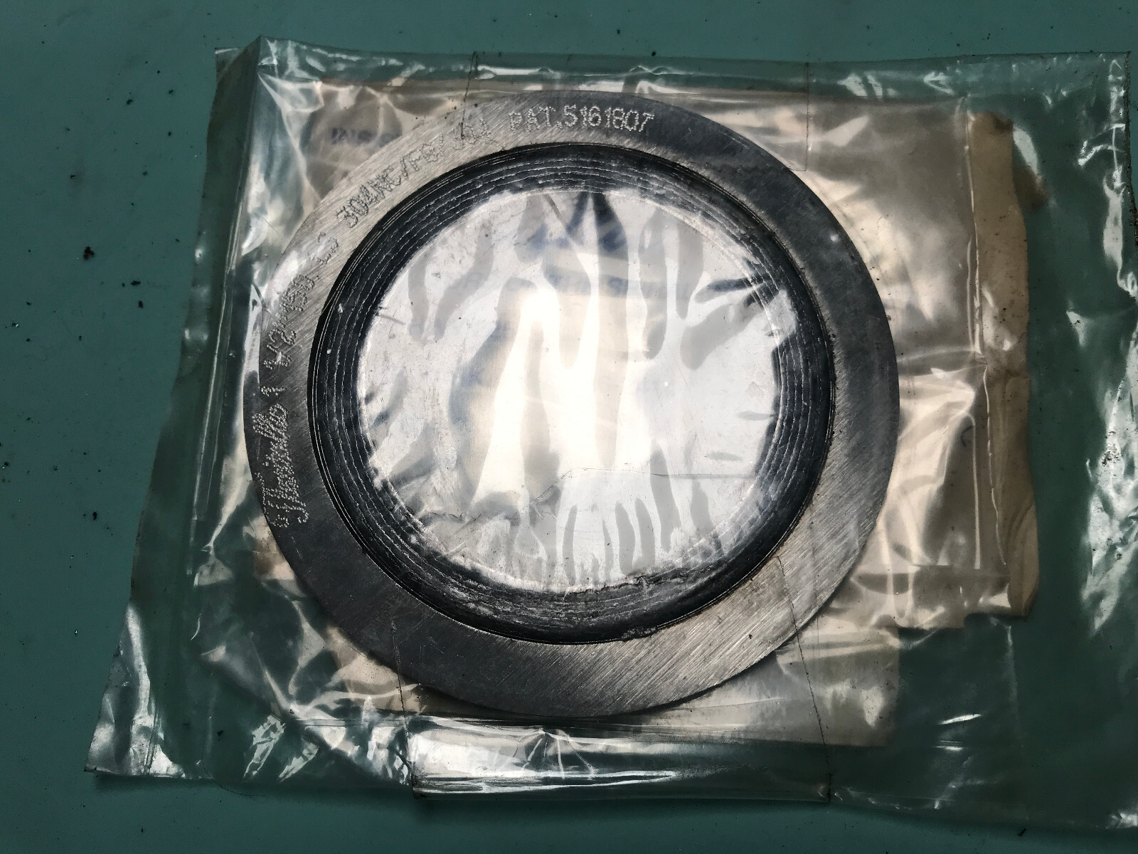 Lot of 17, FG, Flange Gasket, 3 sizes, 304L: 1 1/2″ 150, 2″ 150, 3″ 3/4/600