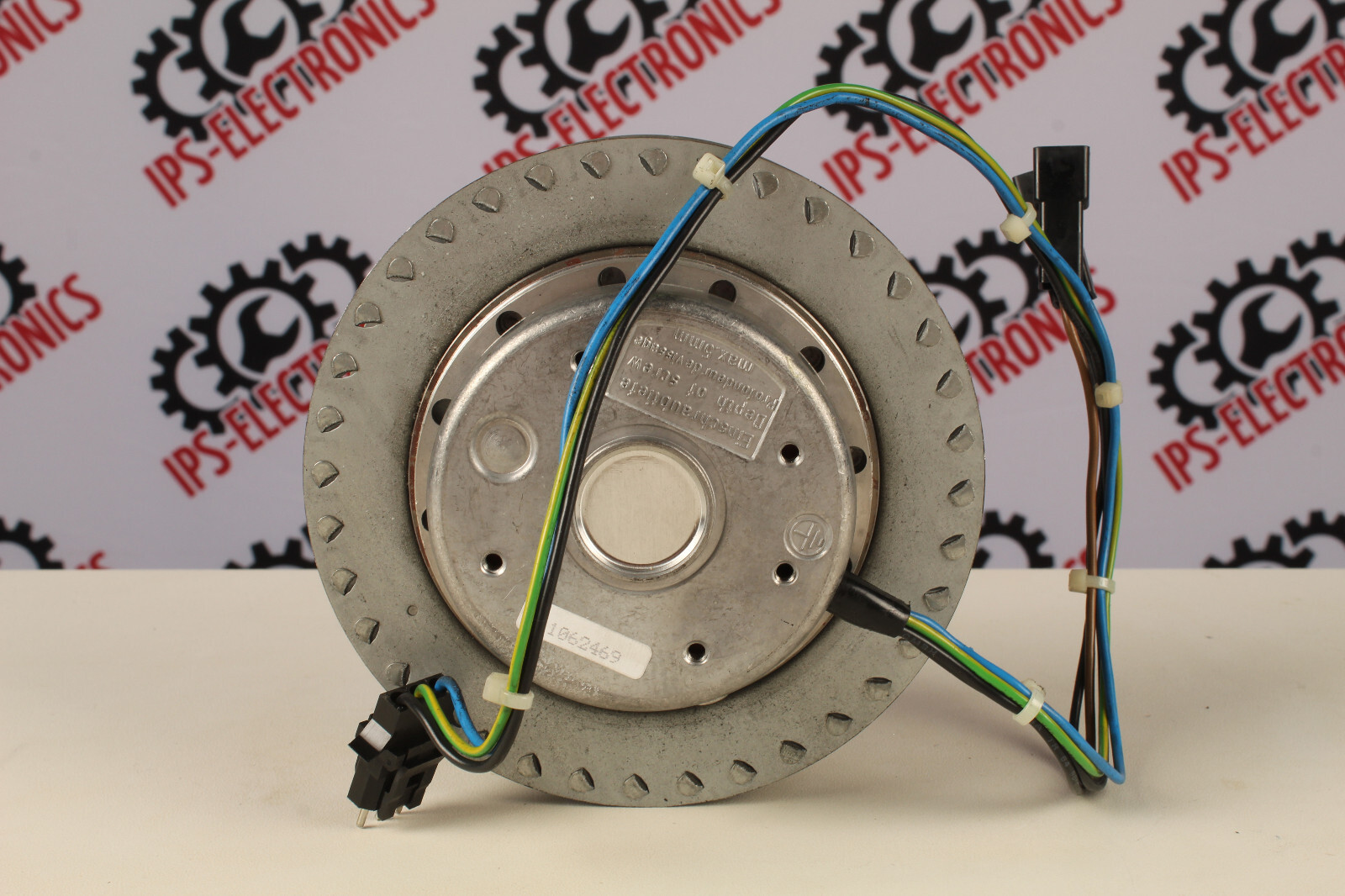 EBM R2E133-AE07-11 (M2E068-BF) (fan) – 6 months warranty
