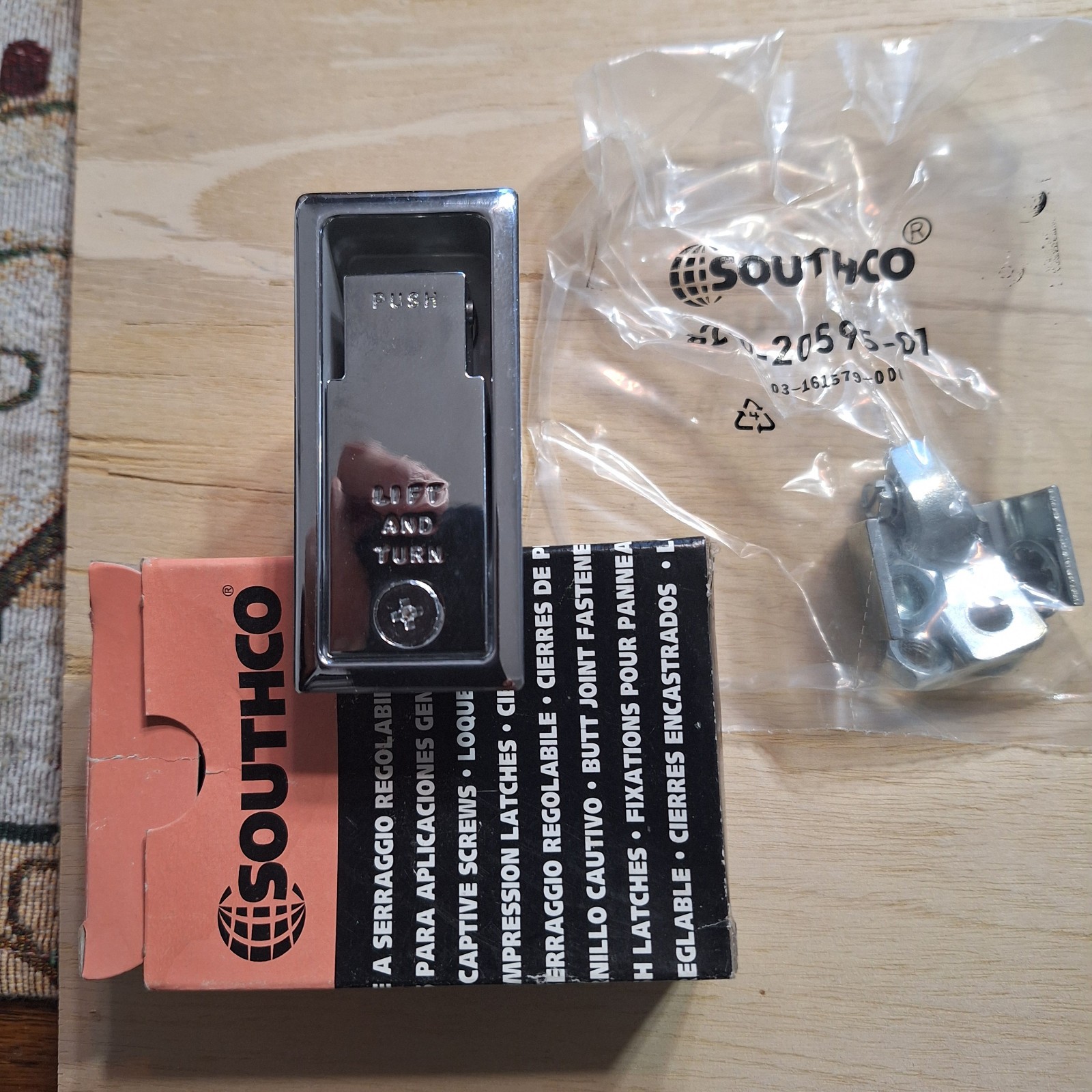 SOUTHCO door latch 62-10-431-10 Lift and turn low profile New