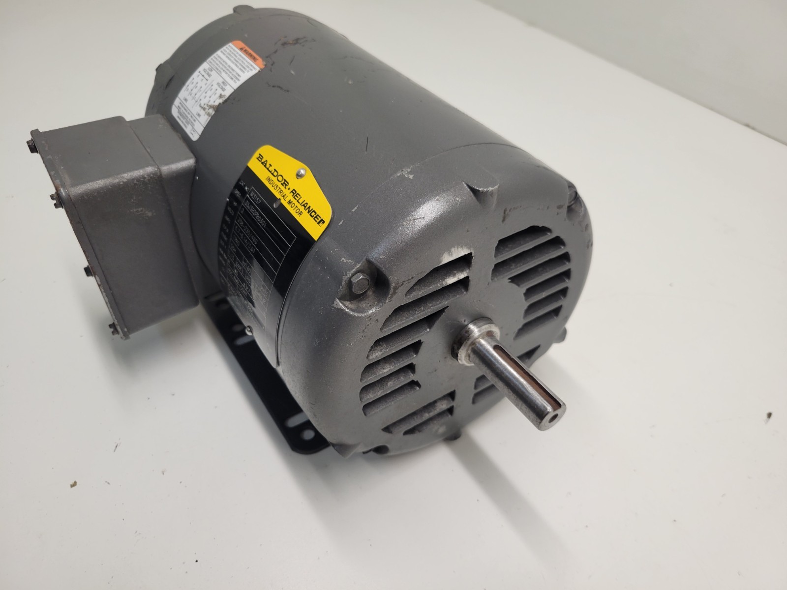 NEW OLD STOCK! BALDOR RELIANCE 2HP 208-230/460V 1740RPM MOTOR M3157