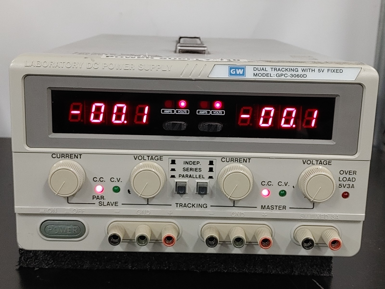 GW INSTEK GPC-3060D Dual Tracking with 5V Fixed Laboratory DC Power Supply
