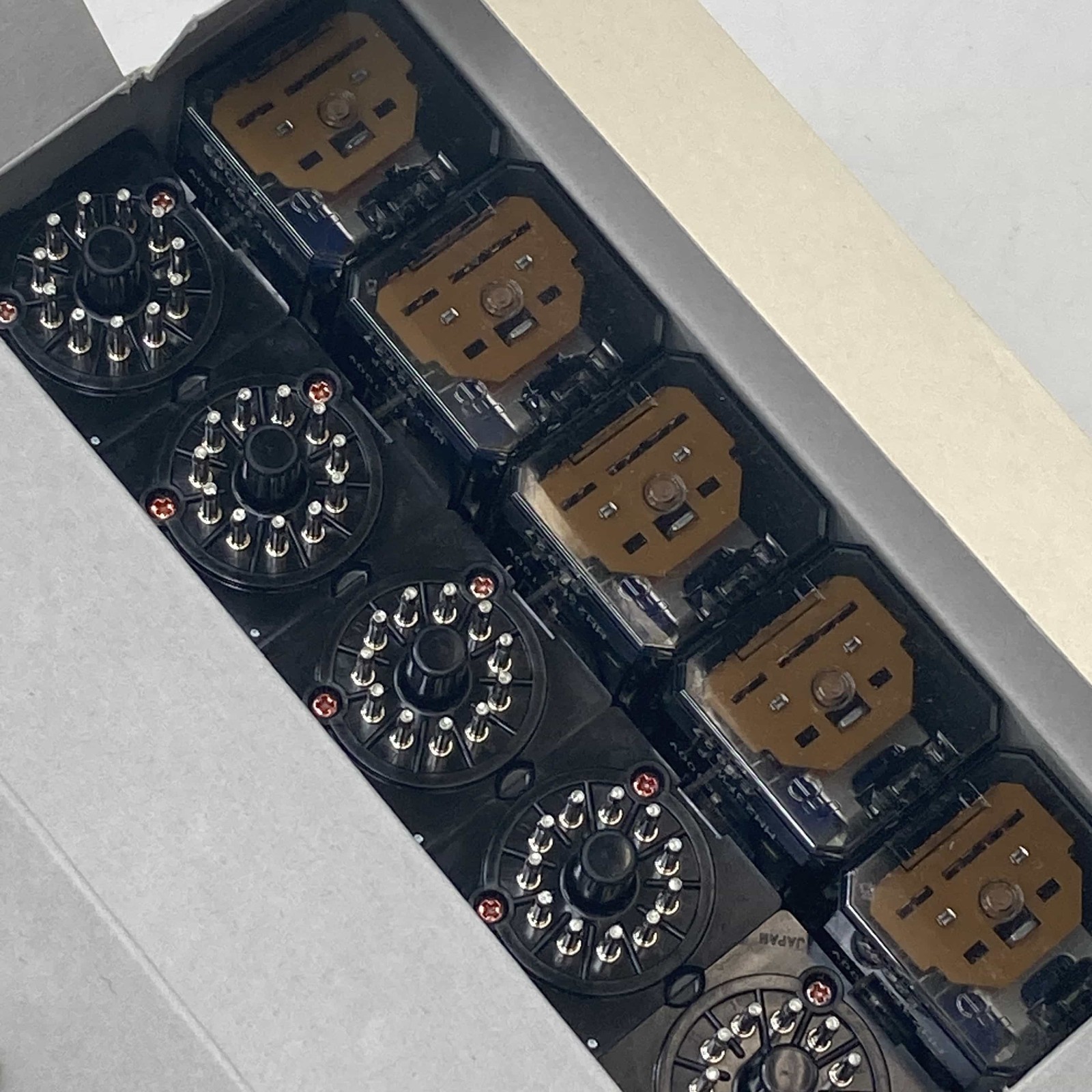 Fuji Electric HH23PW-F DC100V 10 pieces Box torn/printed new