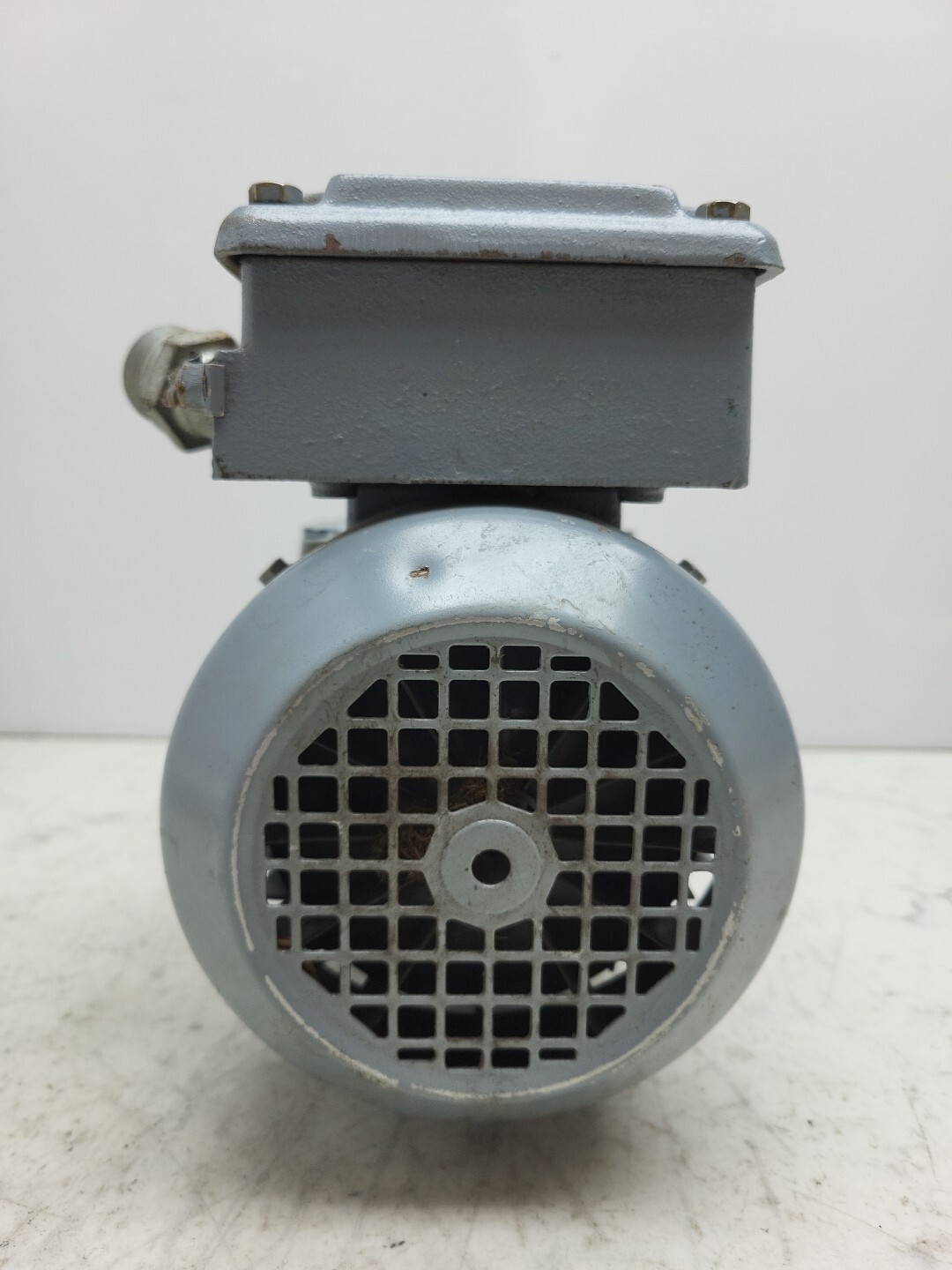Sew Eurodrive R27DT71C4 Gear Motor .33 Hp Type R27 Gear Reducer 48.17:1 Ratio