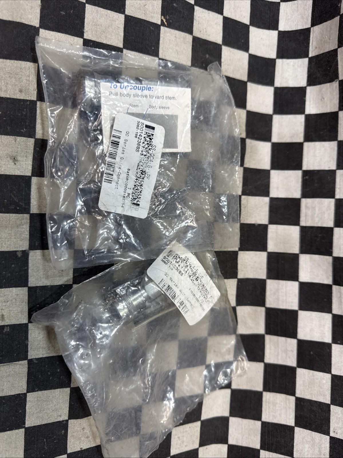 LOT OF 2, Swagelok SS-QC4-B-4PF, Quick Connect Body 1/4″ FNPT, SHIPSAMEDAYT85