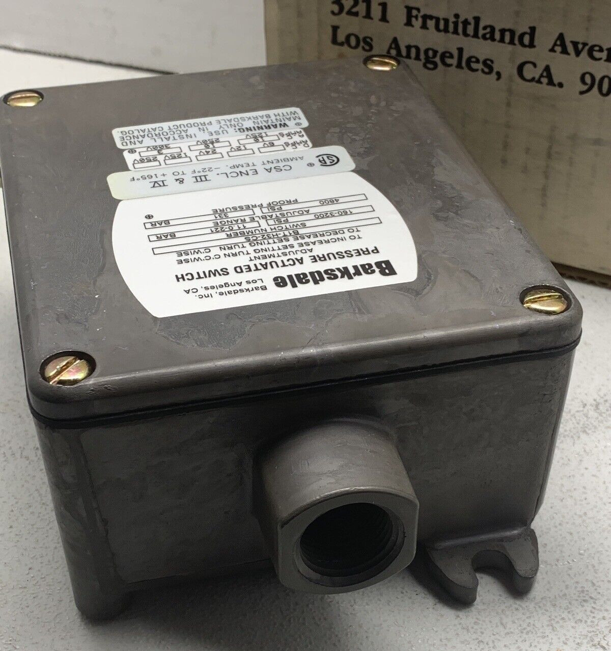 BARKSDALE B1T-H32-CS PRESSURE ACTUATED SWITCH 160-3100 PSI **NOS***