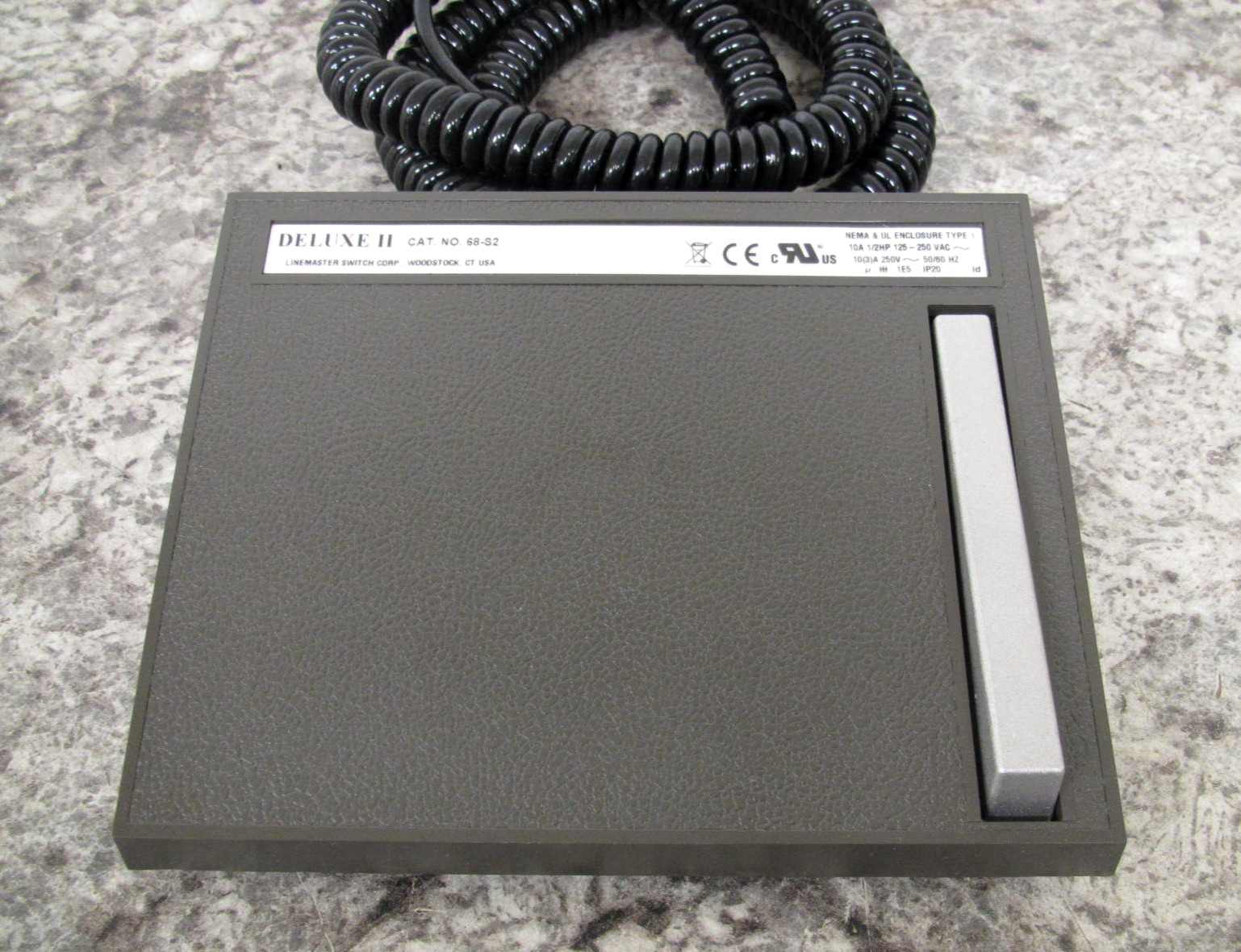 New Linemaster Deluxe II 68-S2 / Heidenhain 681041-01 Footswitch Free Shipping