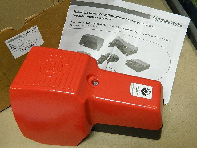 Bernstein 6061600006 F1-U1Z Pneumatic Foot Switch NEW