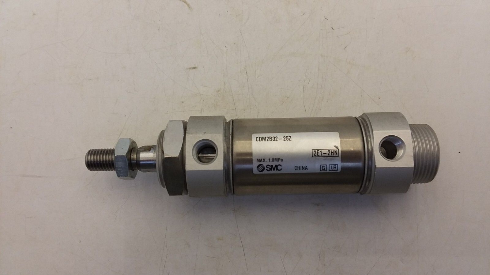 SMC CDM2B32-25Z PNEUMATIC CYLINDER 32MM 1/8″ 1MPA 25MM DOUBLE ACTING NNB