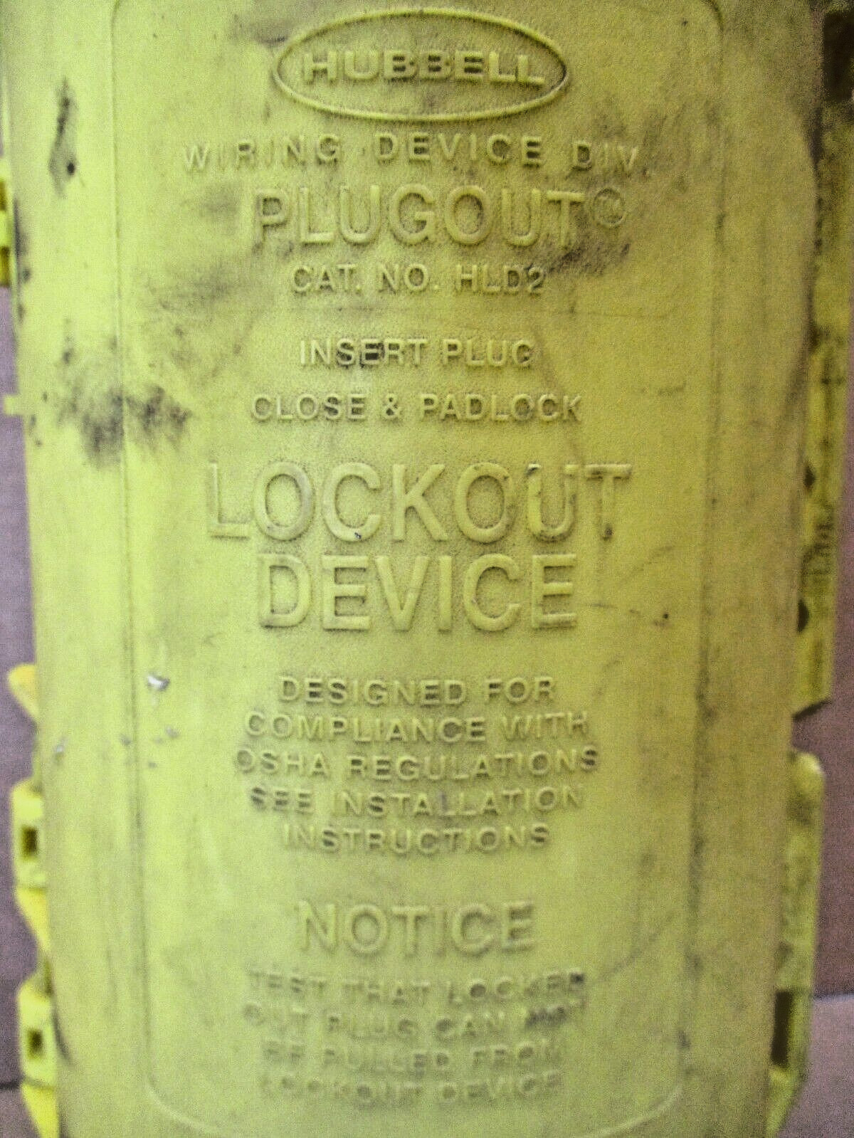Hubbell HLD2 Plugout Lockout Device High Visibility Yellow 1388OMF