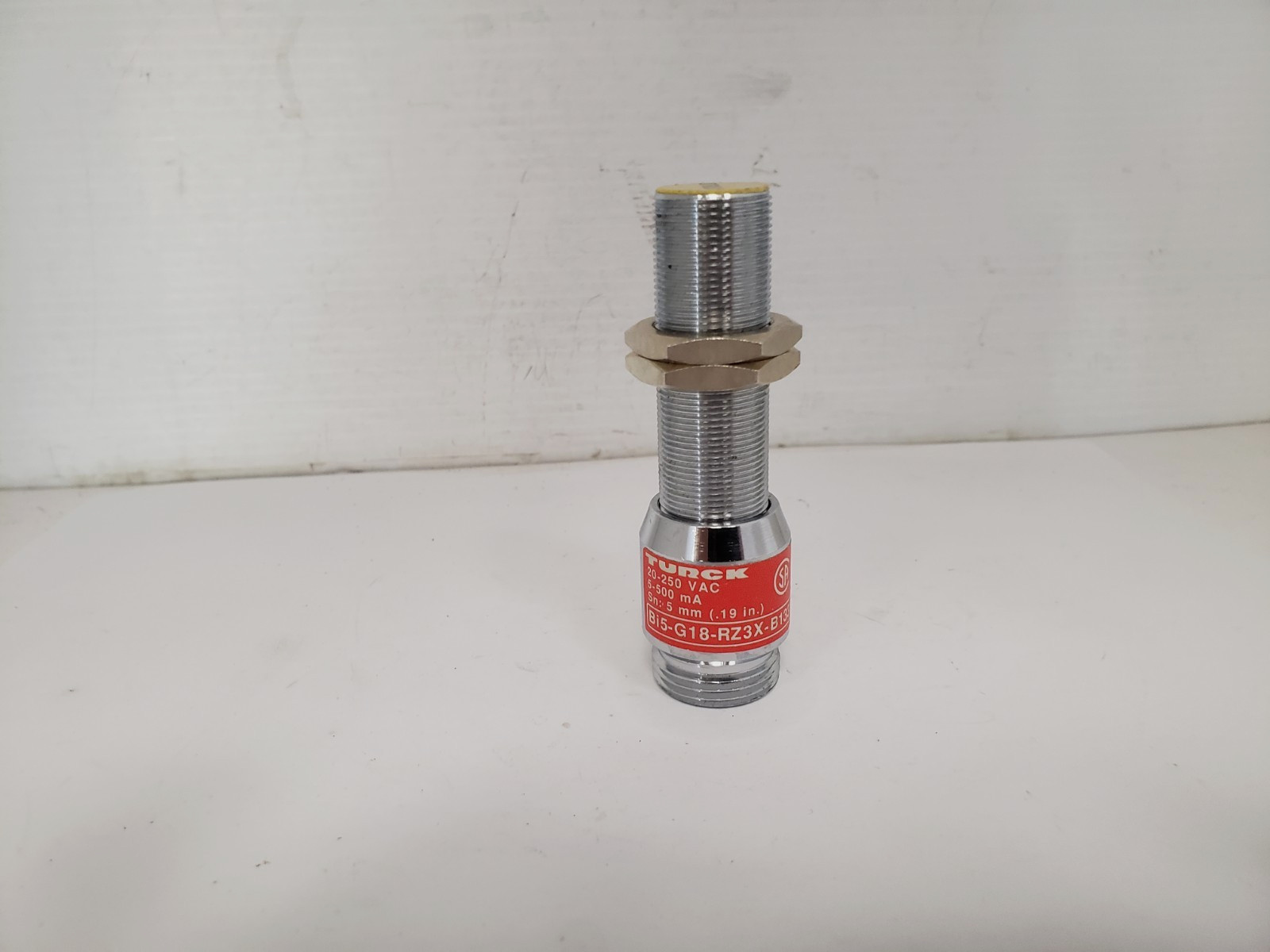 TURCK BI5-G18-RZ3X-B1331 INDUCTIVE SENSOR NC 20-250V 1 LED 3 PIN NNB