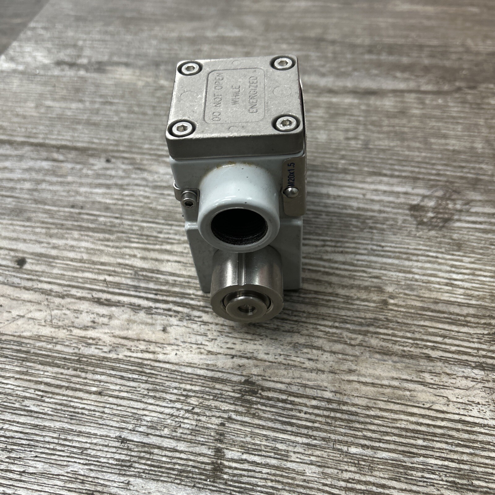 lisk d14-763f-479 (f3chmd) 24 Vdc 24 Watts