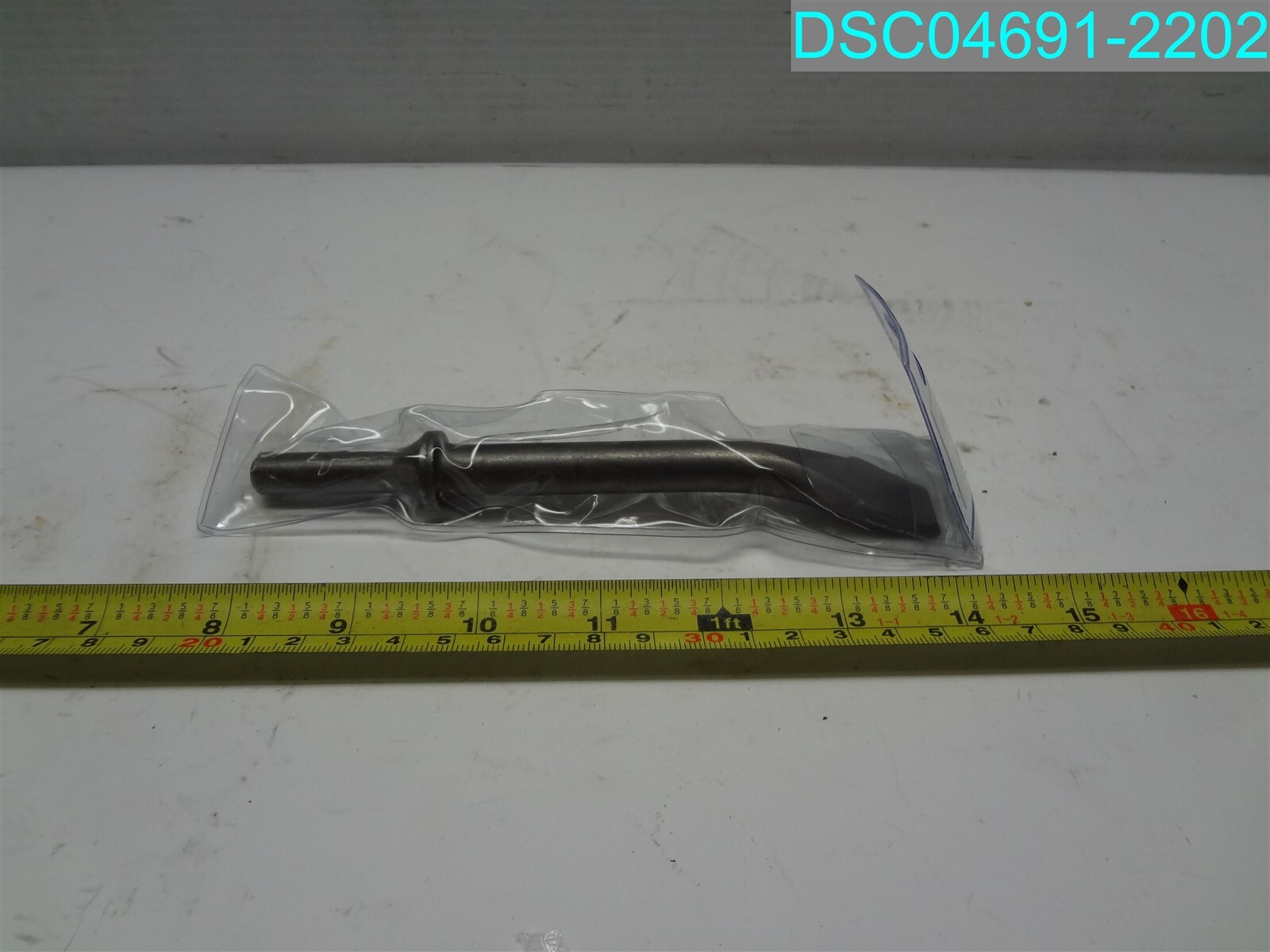 QTY=13: CHICAGO PNEUMATIC Cutter-Rivet, 0.401in Shank, Chisel Bit 015451460501